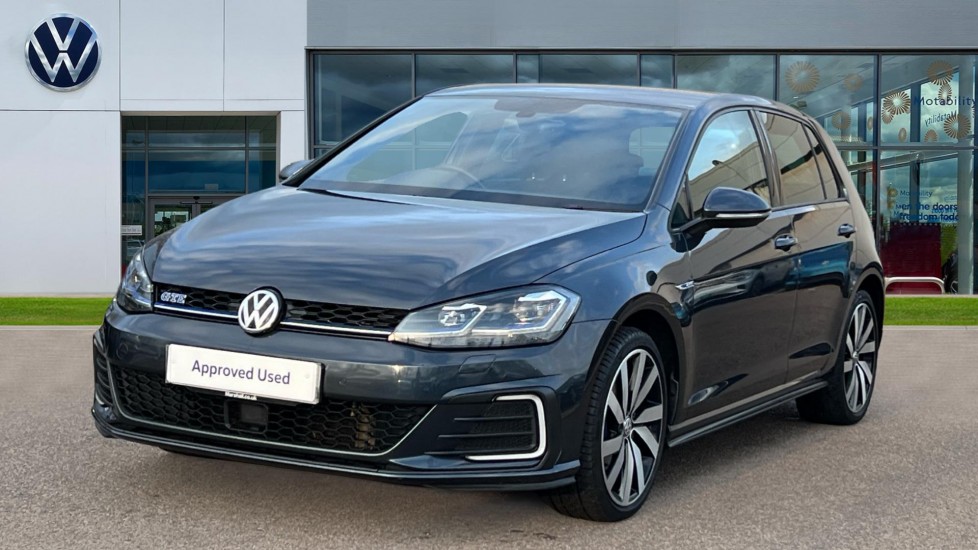 Main listing image - Volkswagen Golf GTE