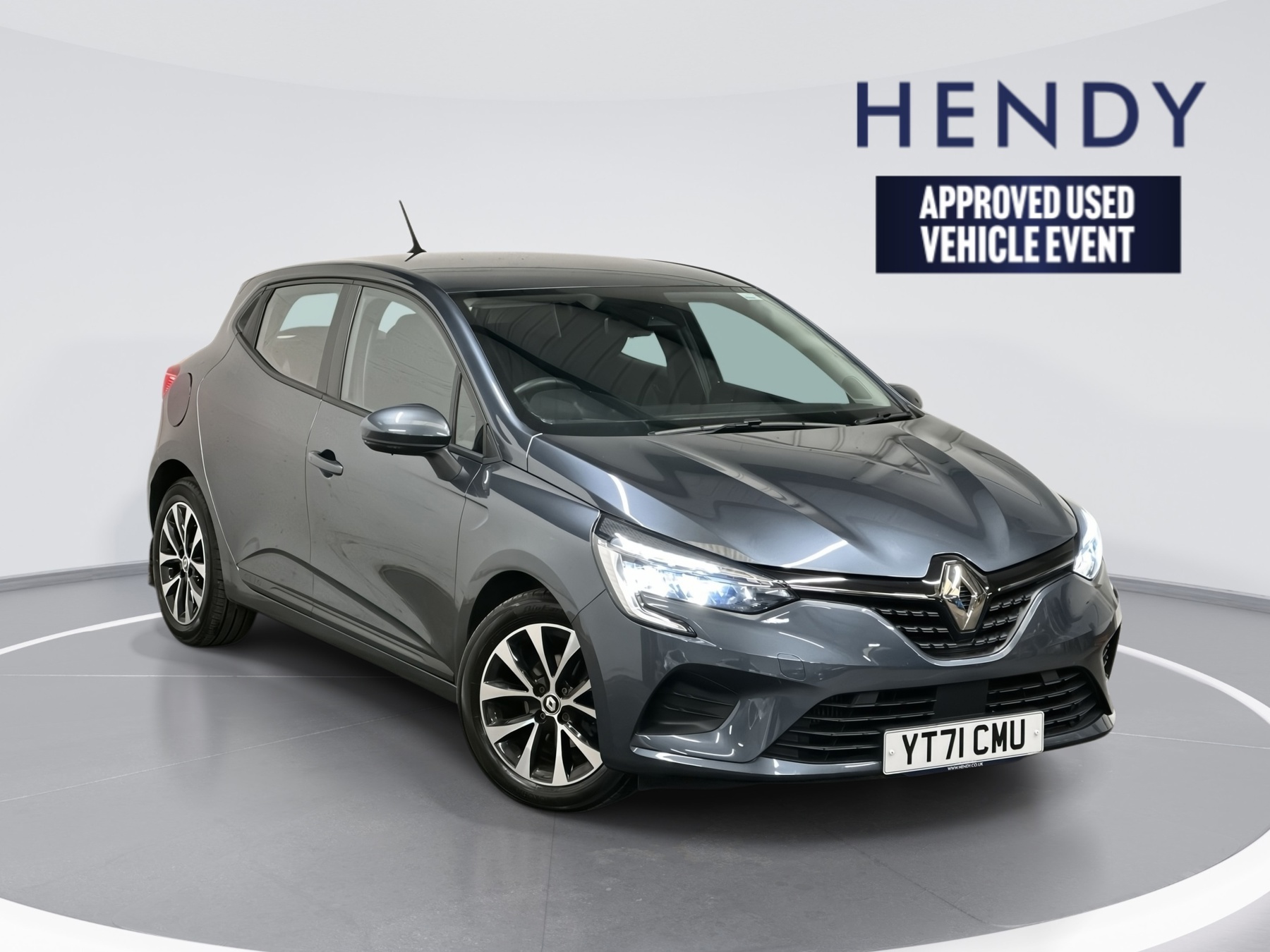 Main listing image - Renault Clio