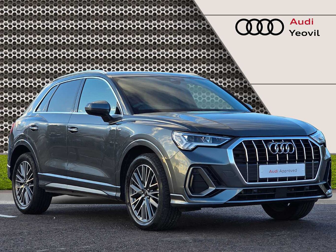 Main listing image - Audi Q3