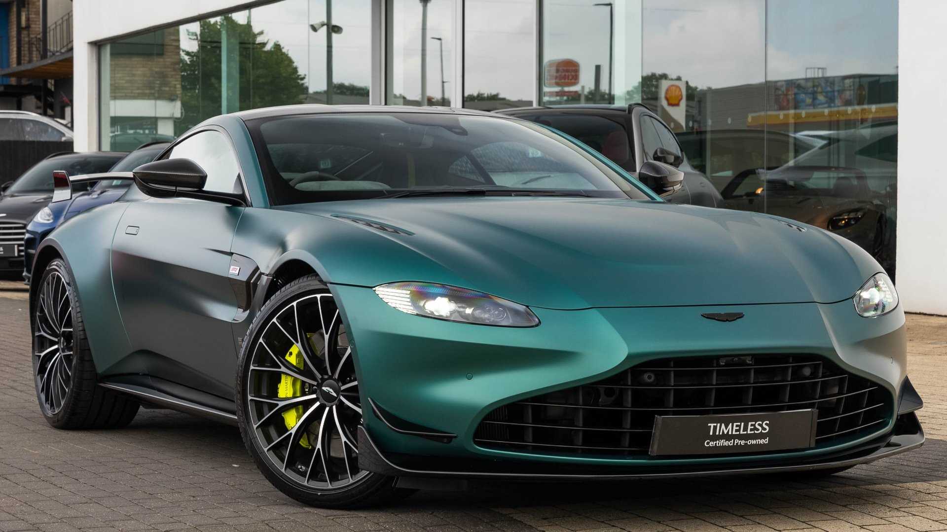 Main listing image - Aston Martin Vantage