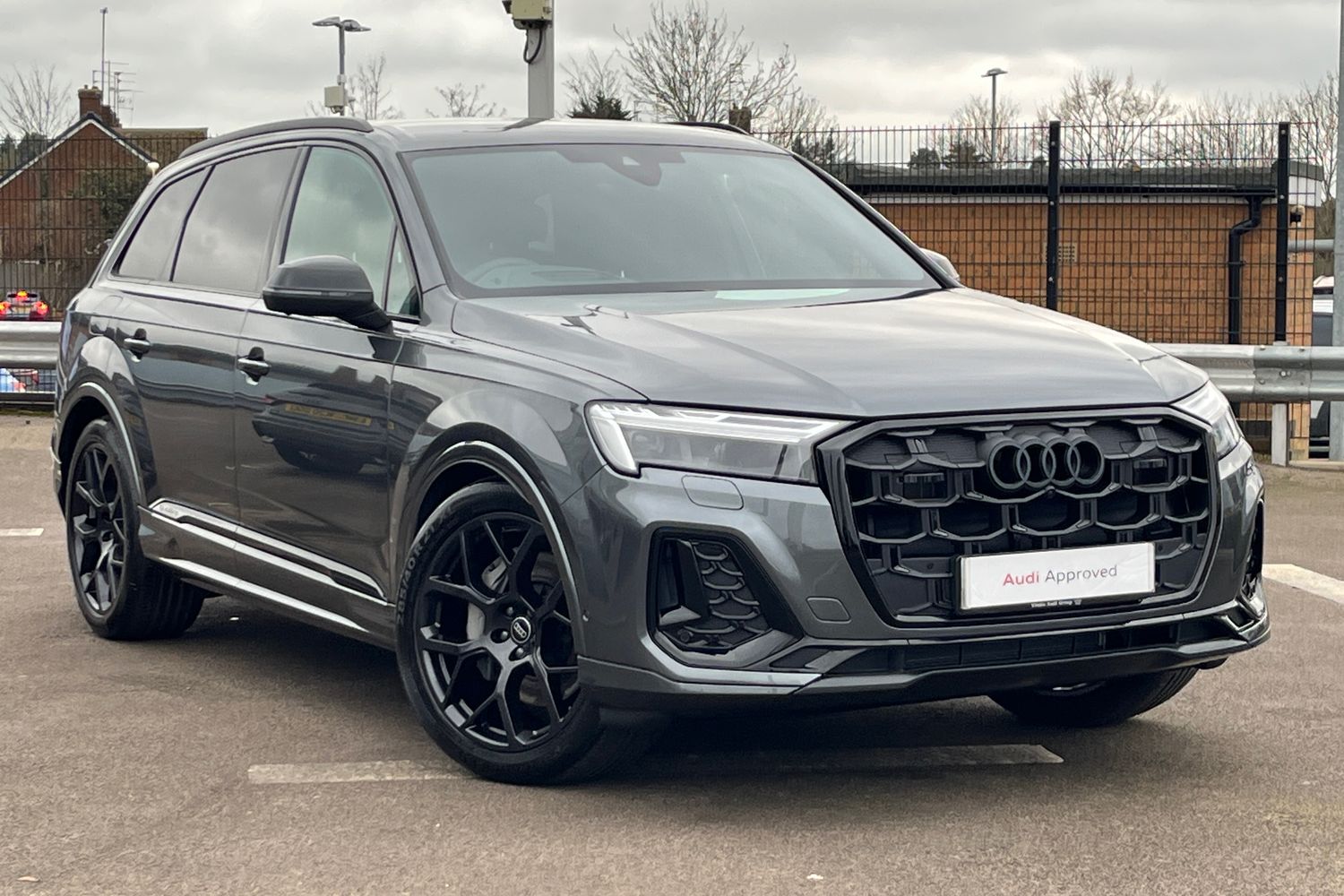Main listing image - Audi Q7