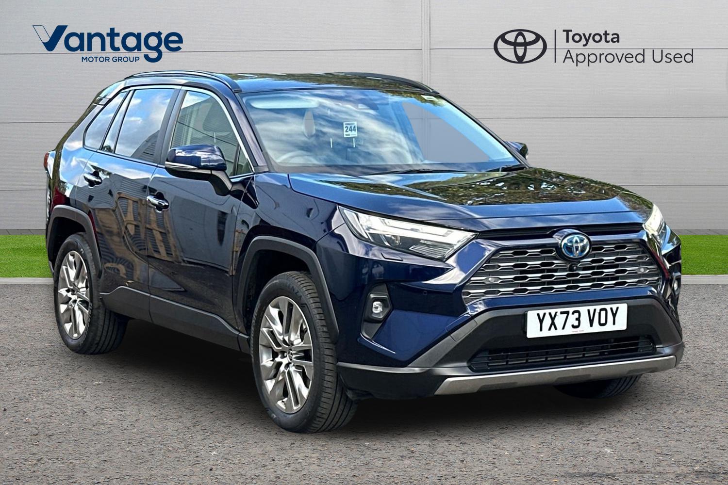 Main listing image - Toyota RAV4
