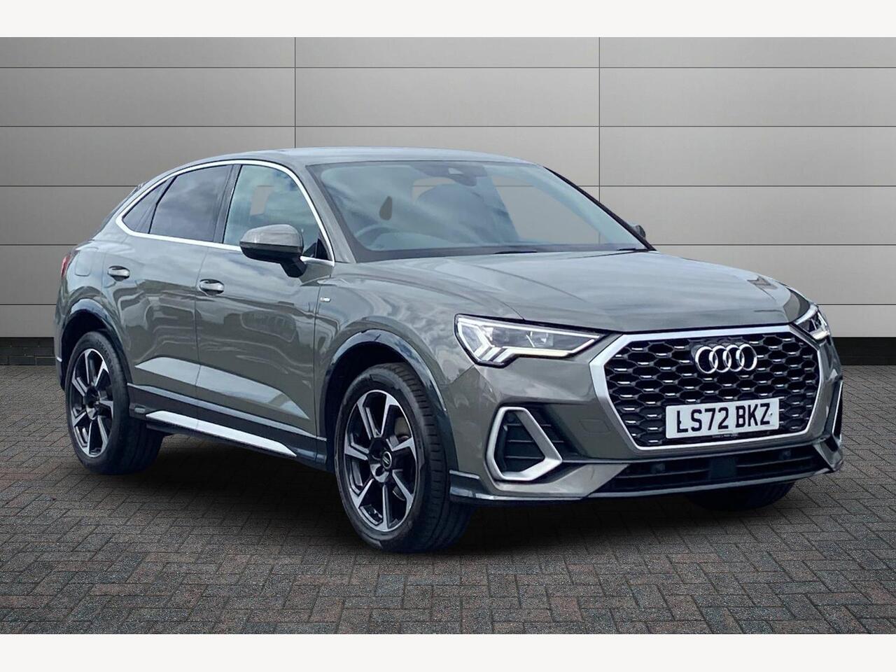 Main listing image - Audi Q3