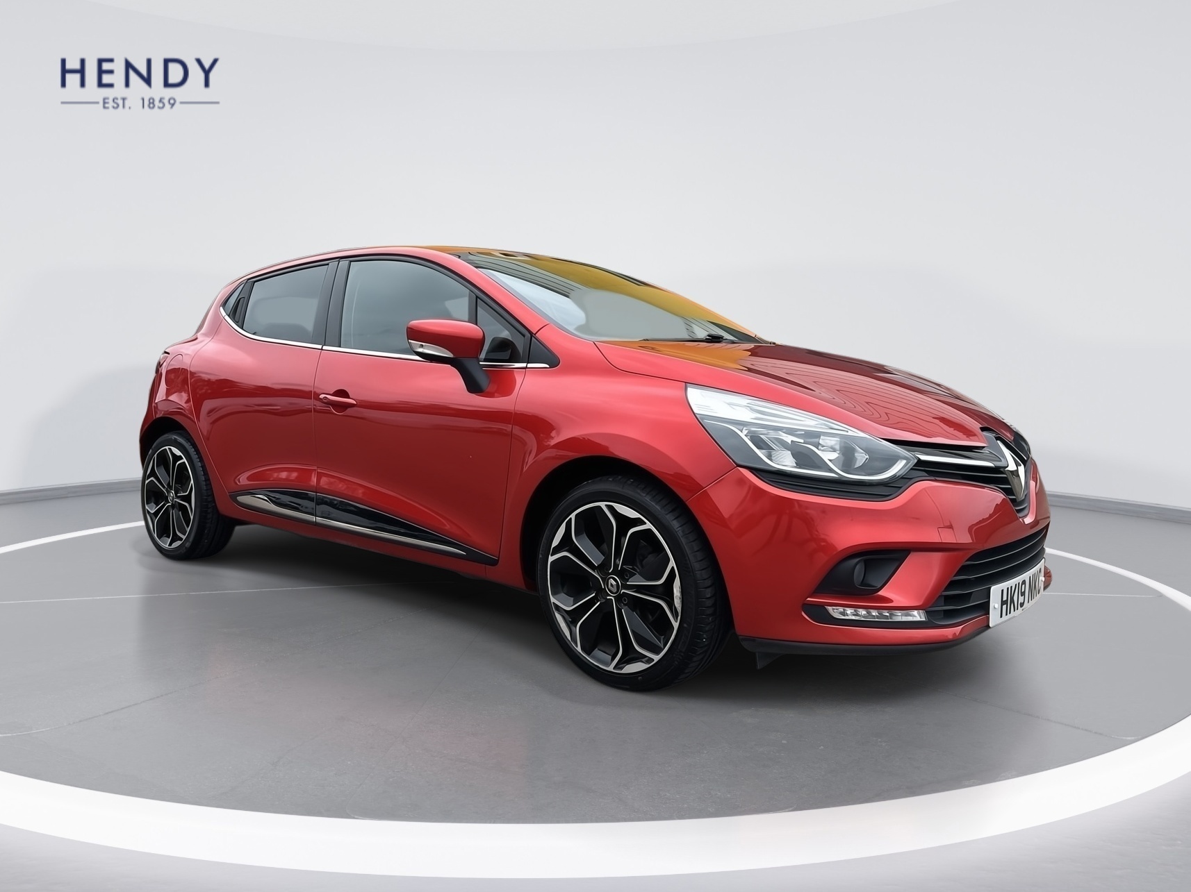 Main listing image - Renault Clio