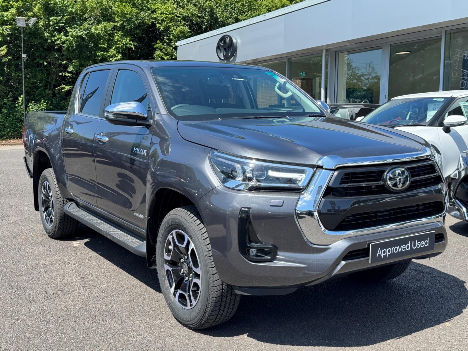 Main listing image - Toyota Hilux