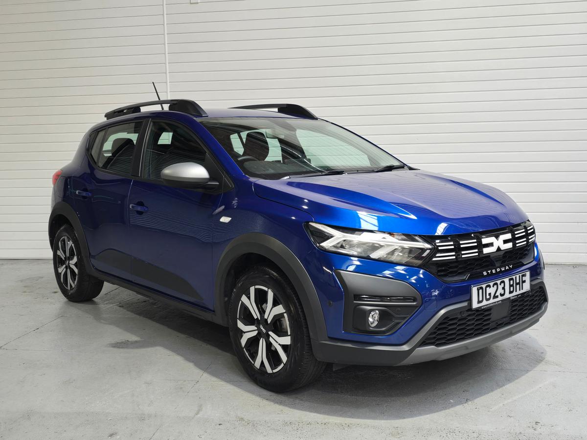 Main listing image - Dacia Sandero Stepway