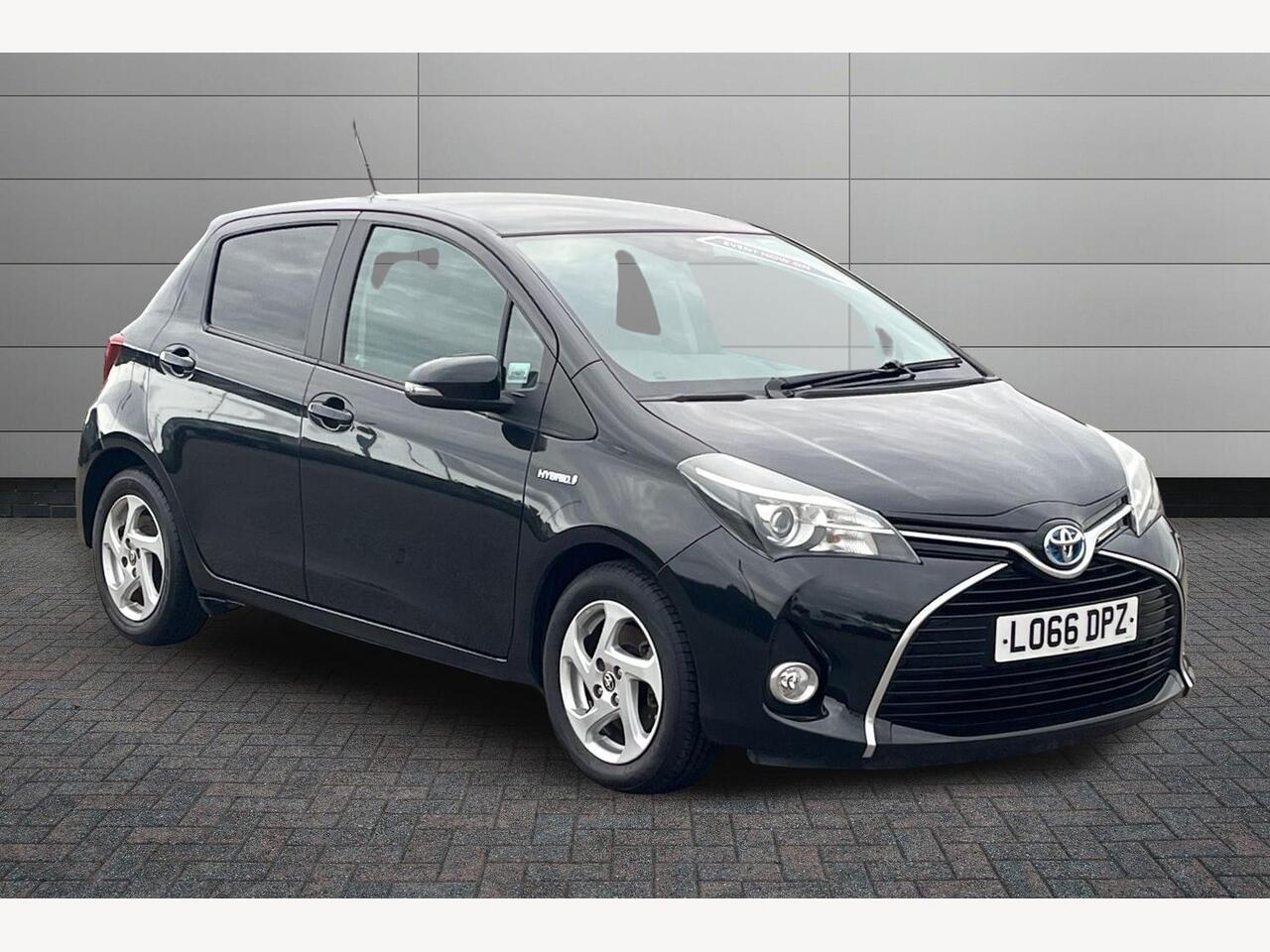 Main listing image - Toyota Yaris