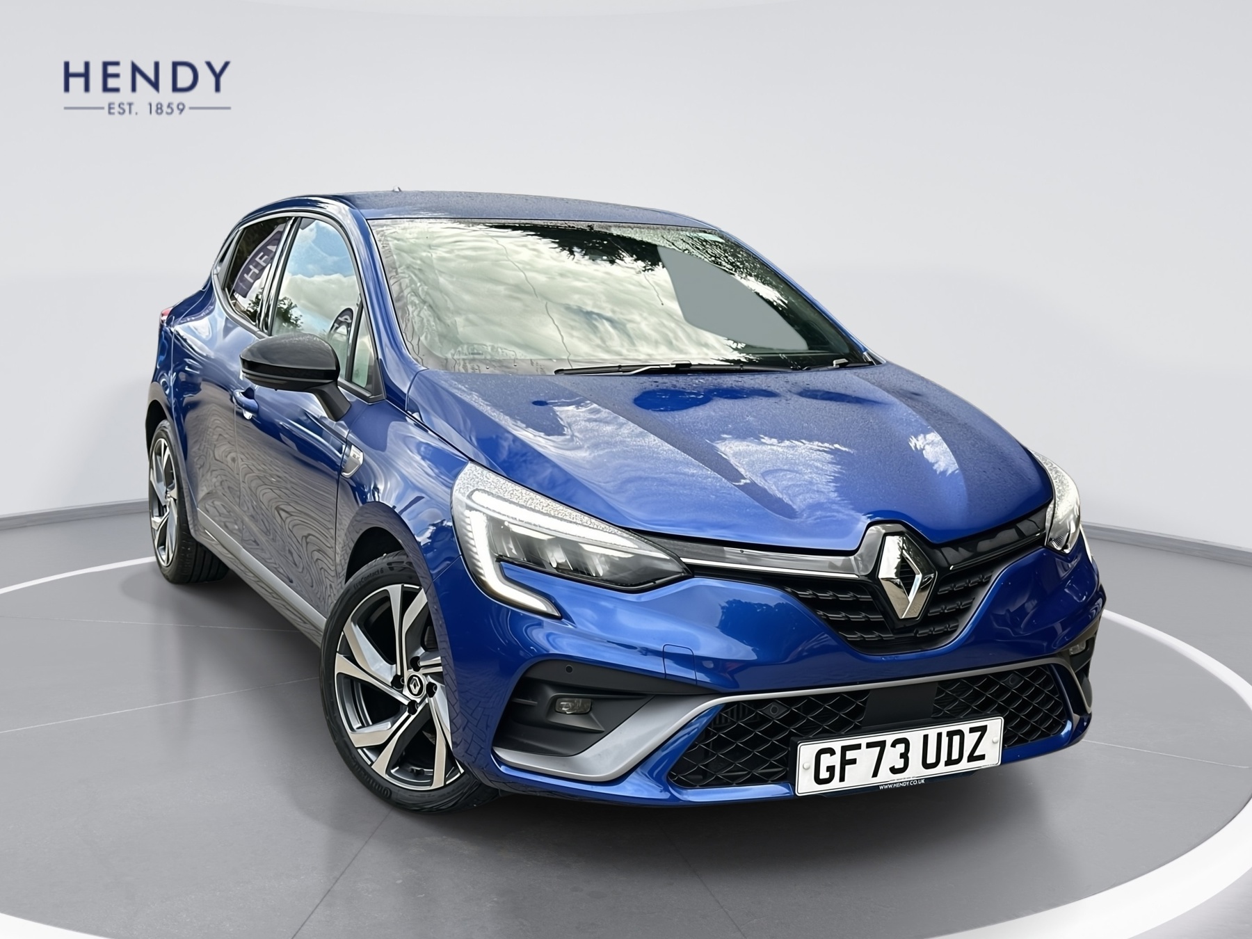 Main listing image - Renault Clio