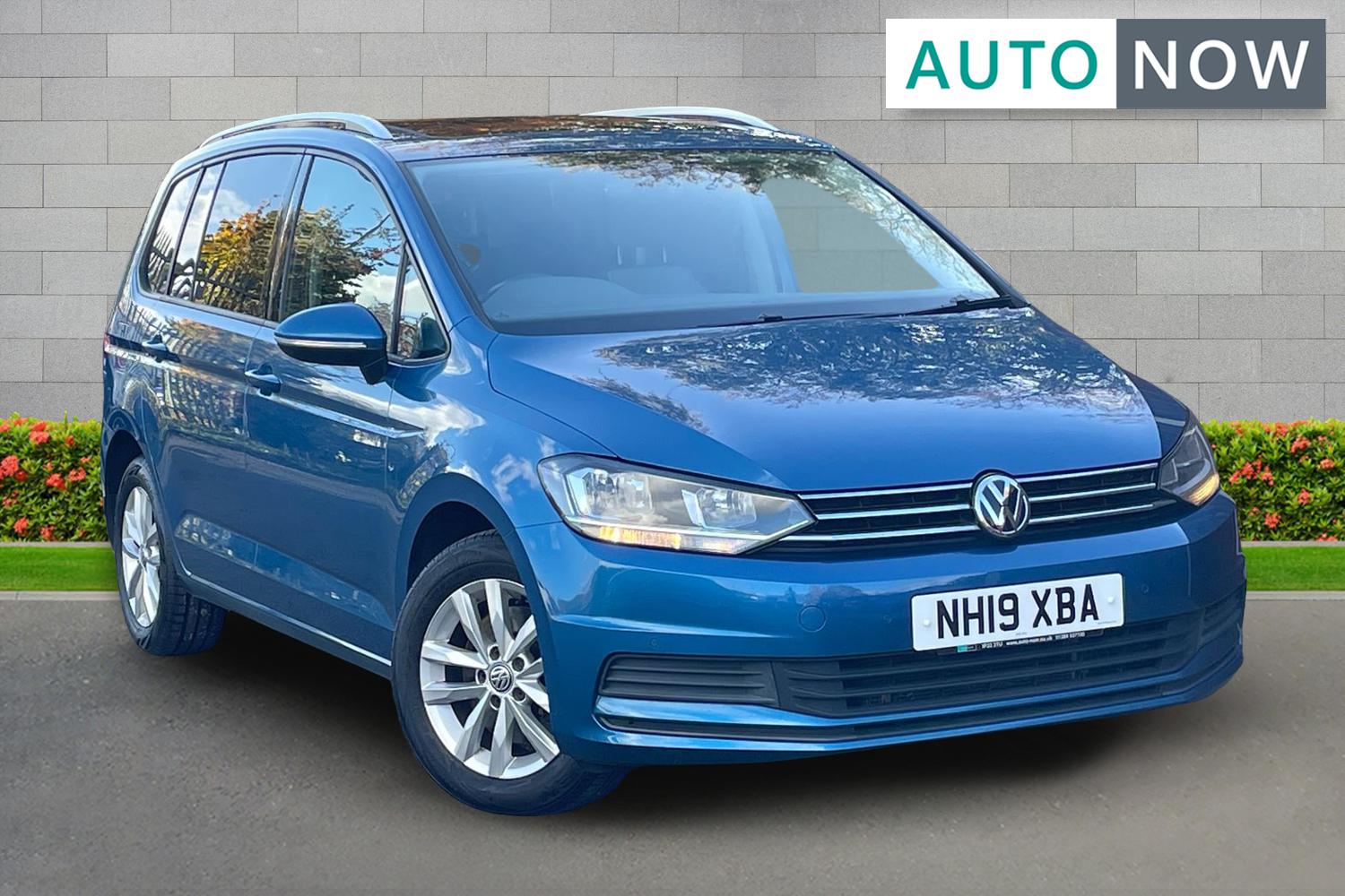 Main listing image - Volkswagen Touran