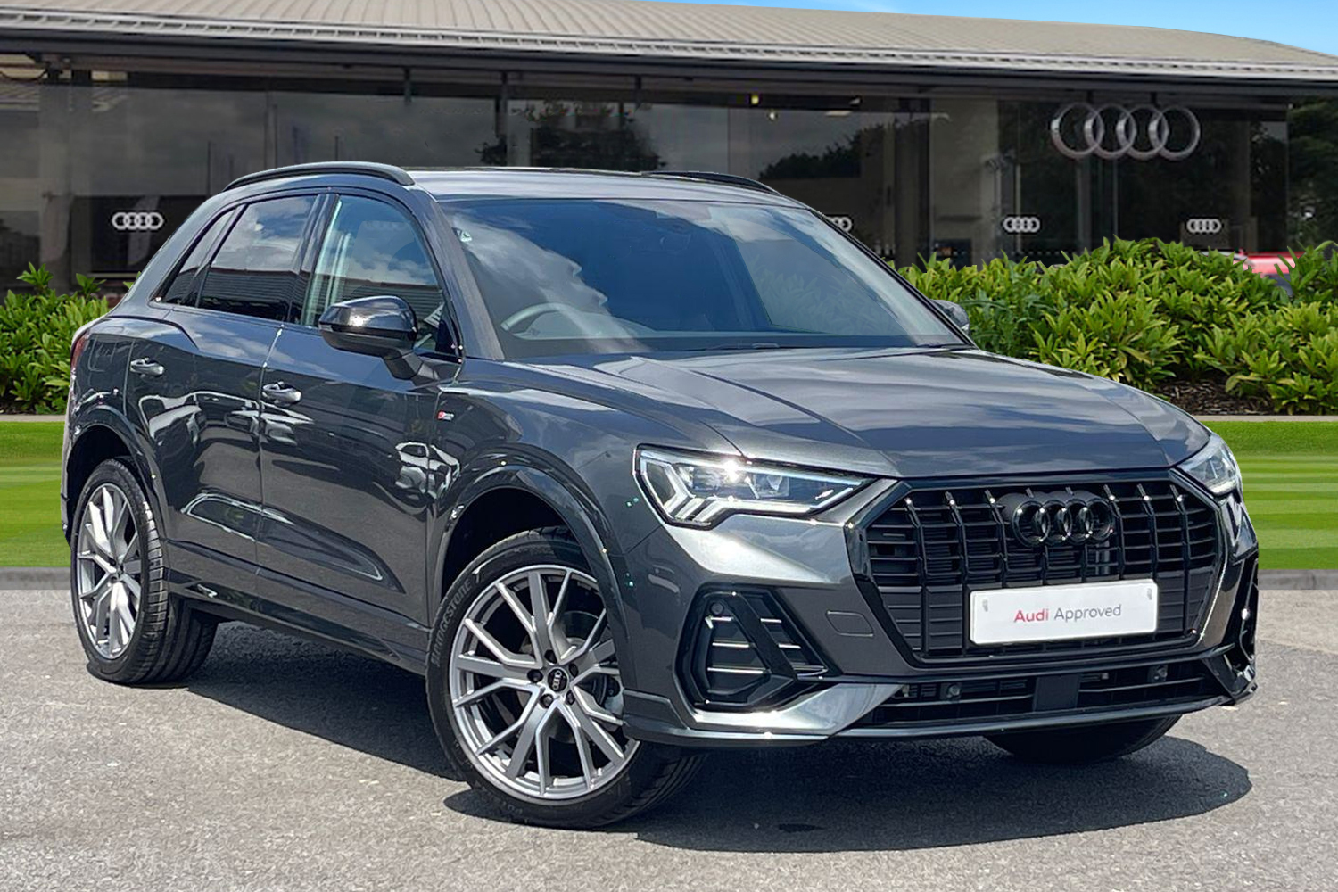 Main listing image - Audi Q3