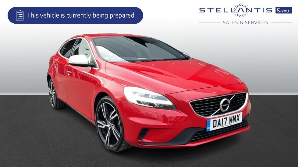 Main listing image - Volvo V40