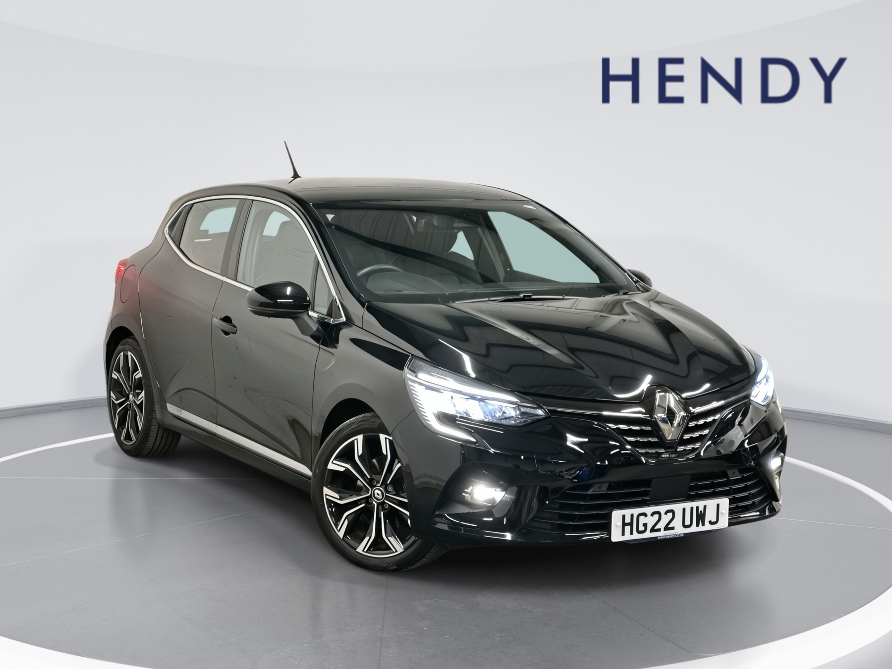 Main listing image - Renault Clio