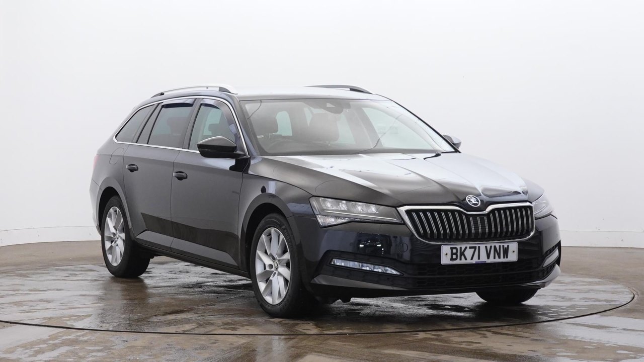 Main listing image - Skoda Superb Estate