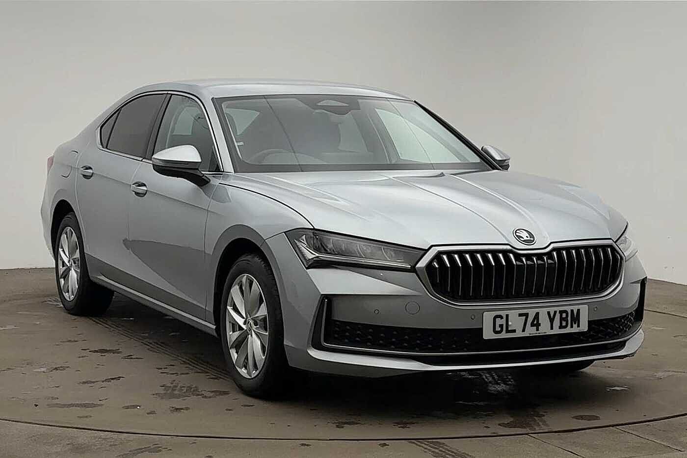 Main listing image - Skoda Superb