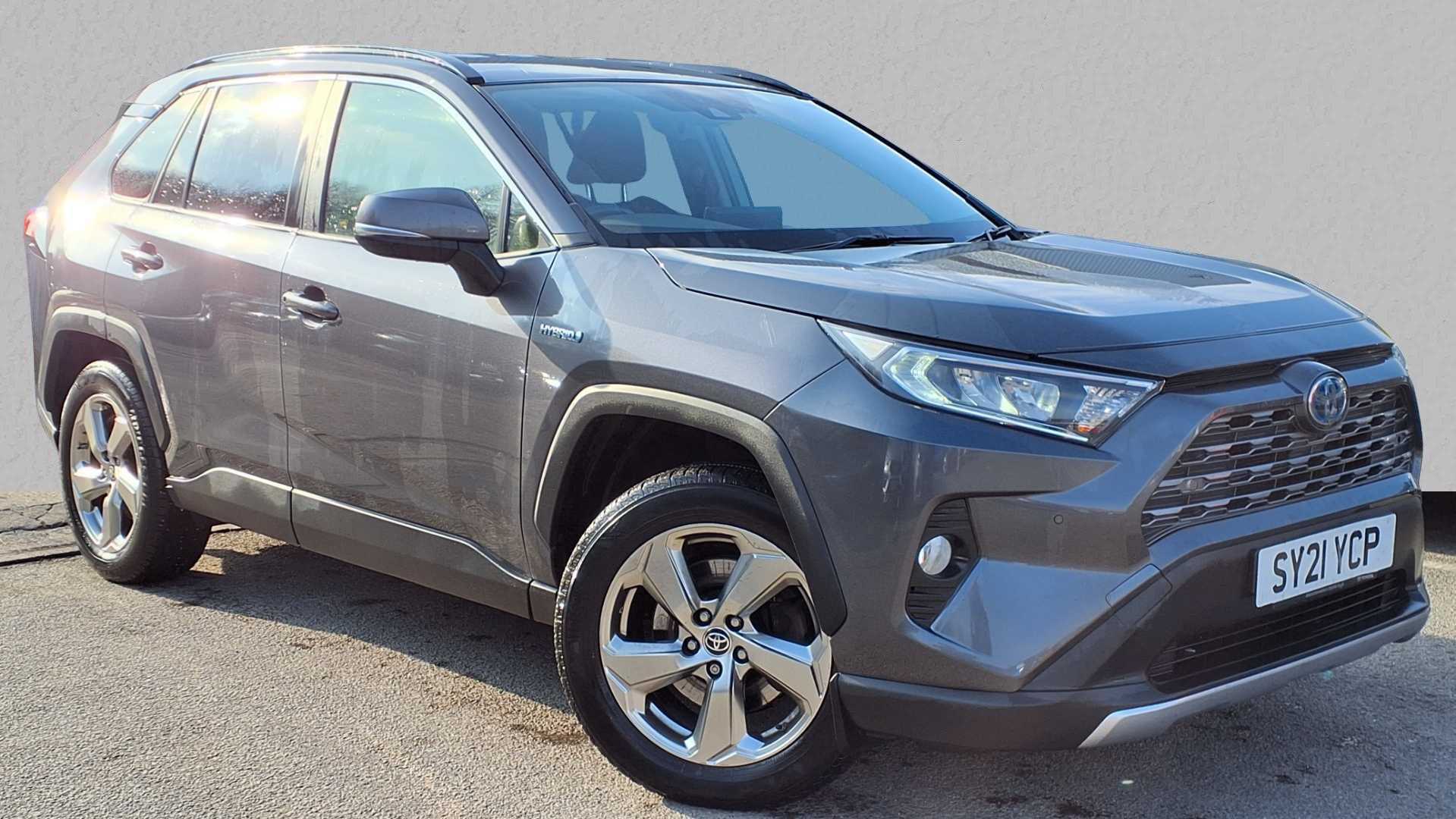 Main listing image - Toyota RAV4