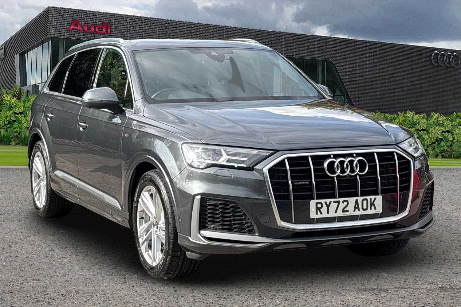 Main listing image - Audi Q7
