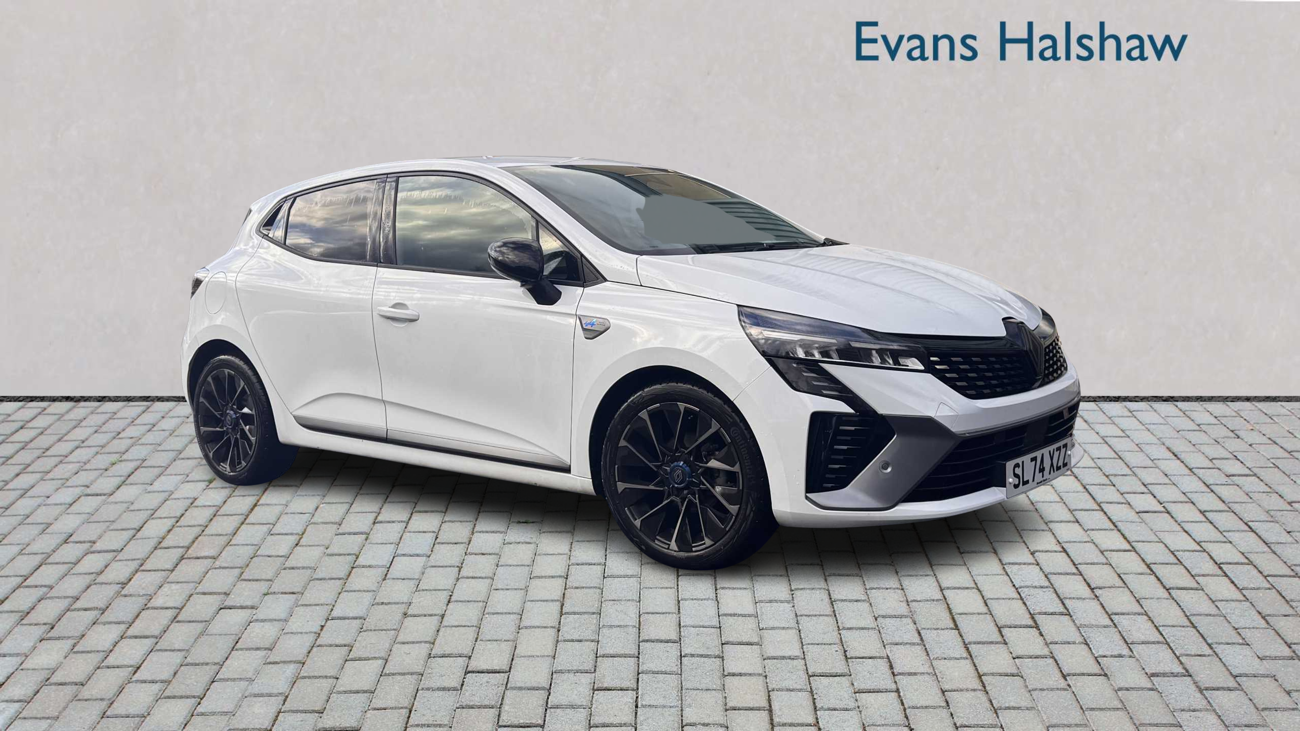 Main listing image - Renault Clio