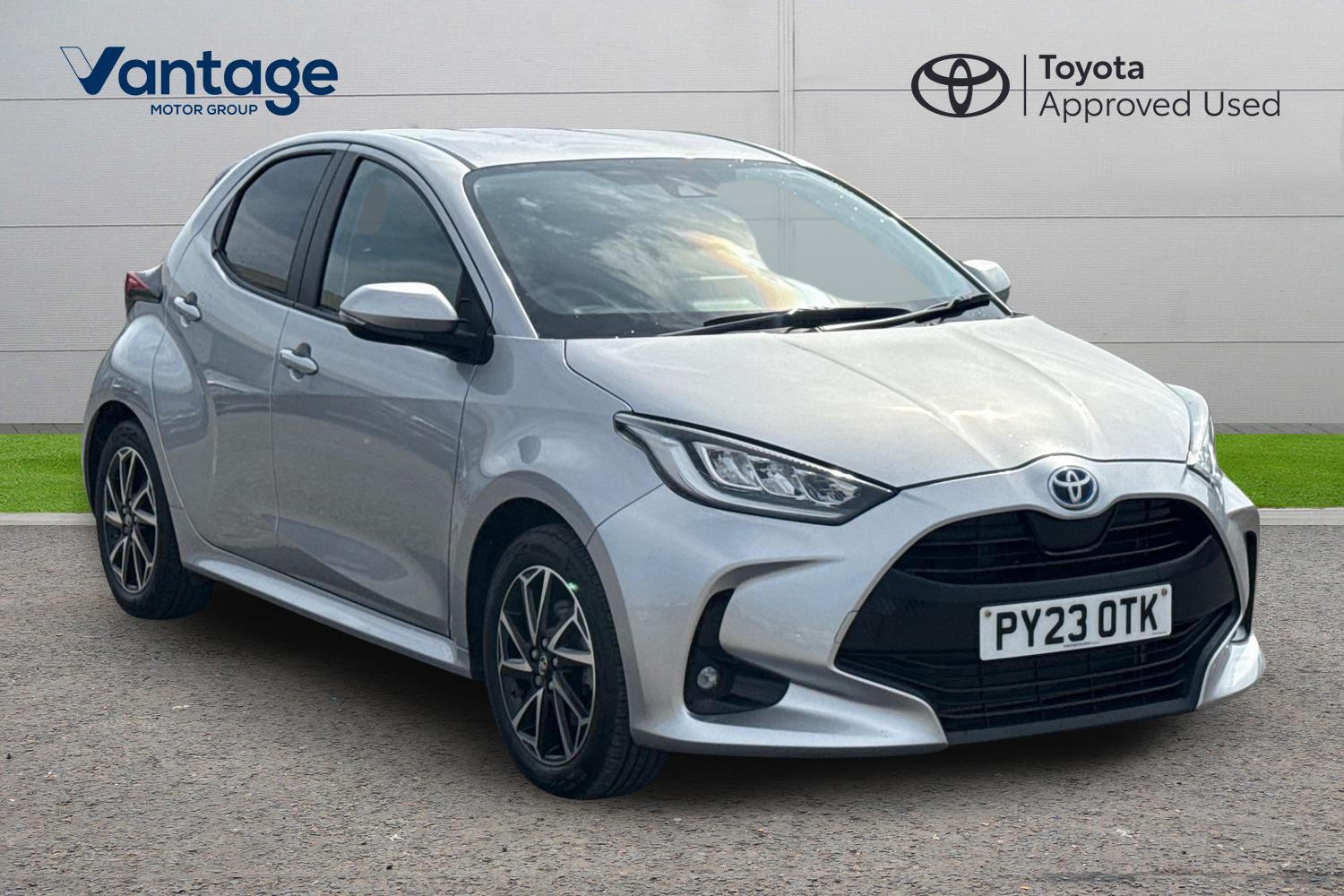 Main listing image - Toyota Yaris