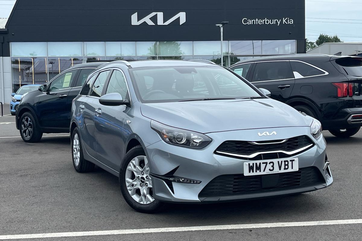 Main listing image - Kia Ceed SW