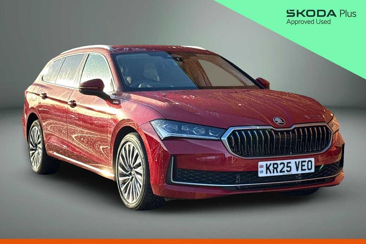 Main listing image - Skoda Superb Estate