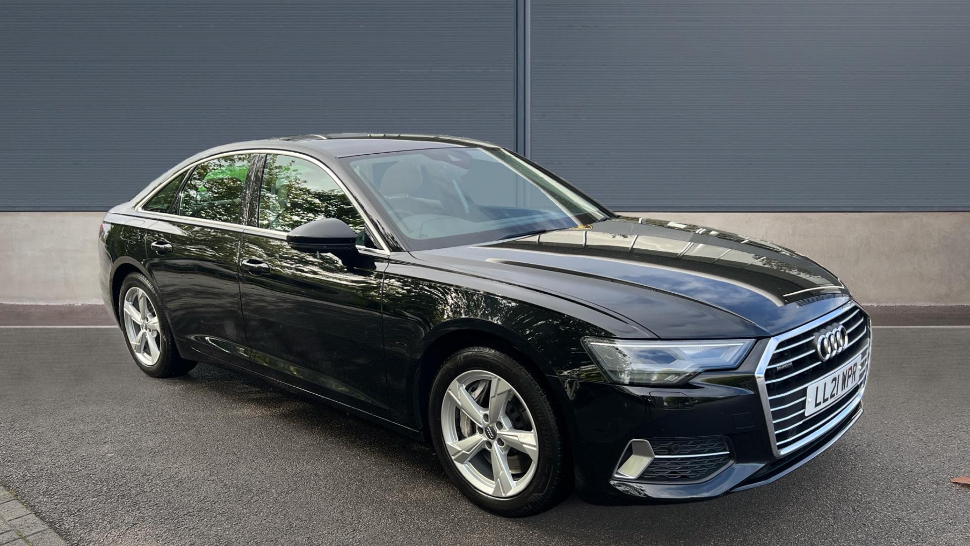 Main listing image - Audi A6