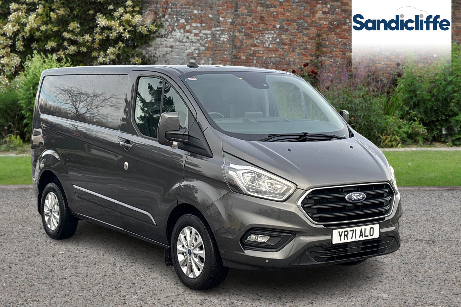 Main listing image - Ford Transit Custom