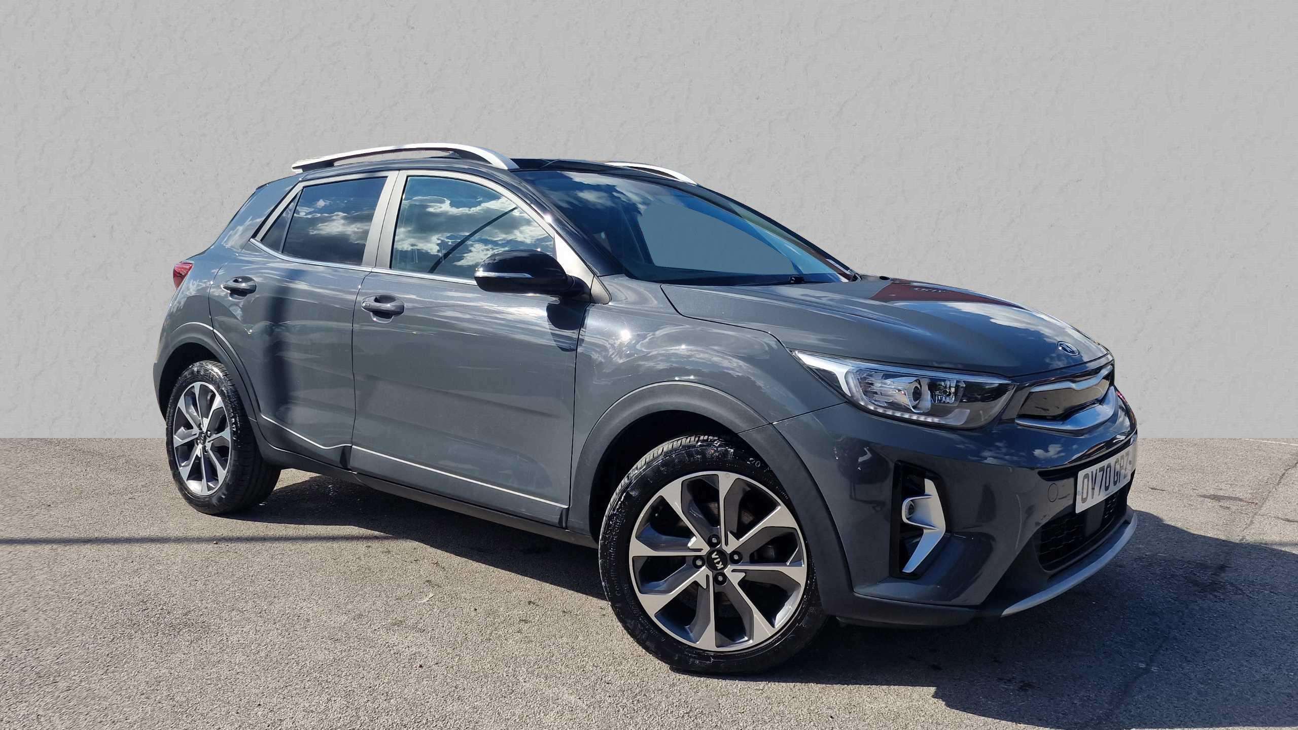 Main listing image - Kia Stonic