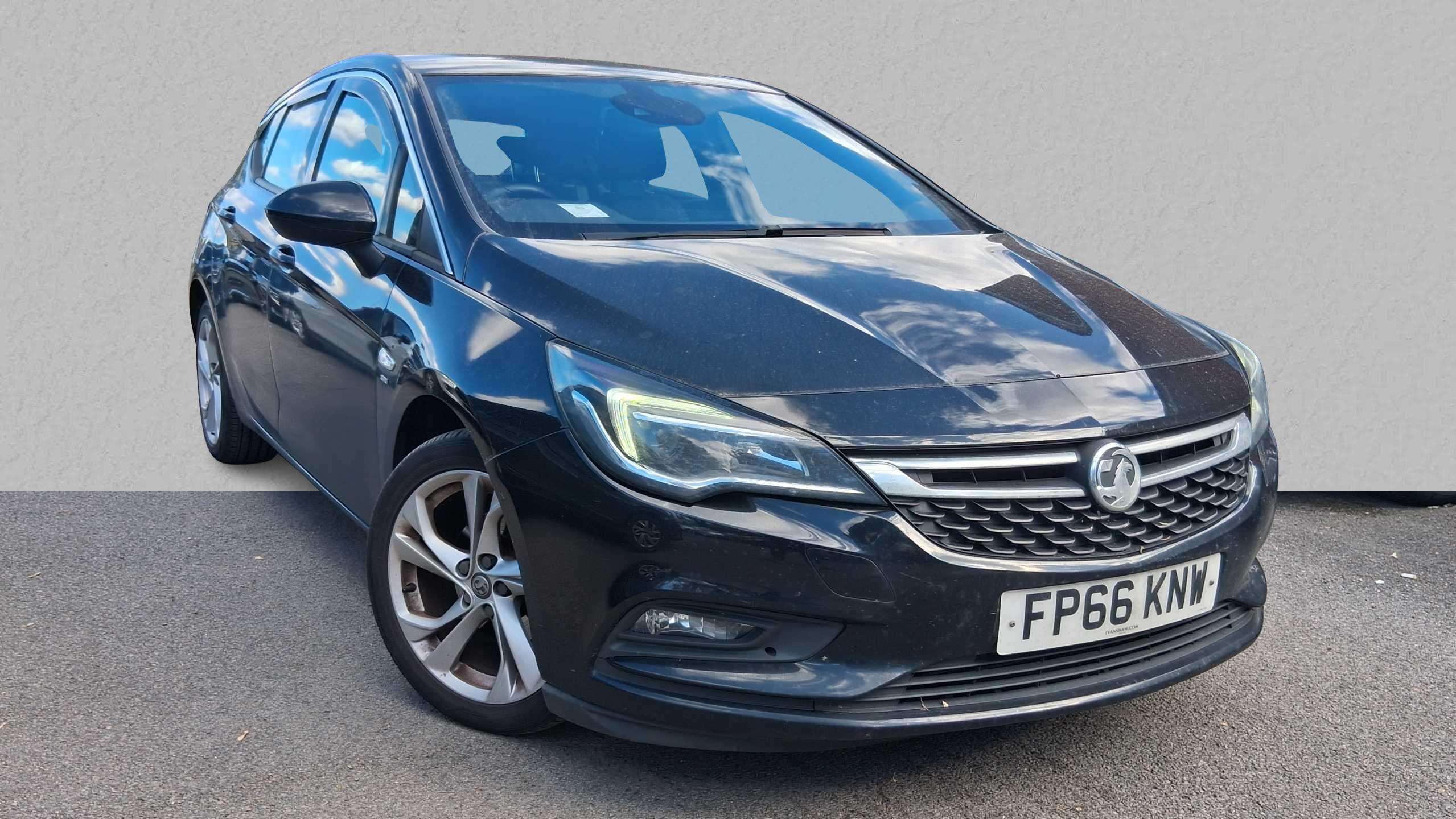 Main listing image - Vauxhall Astra