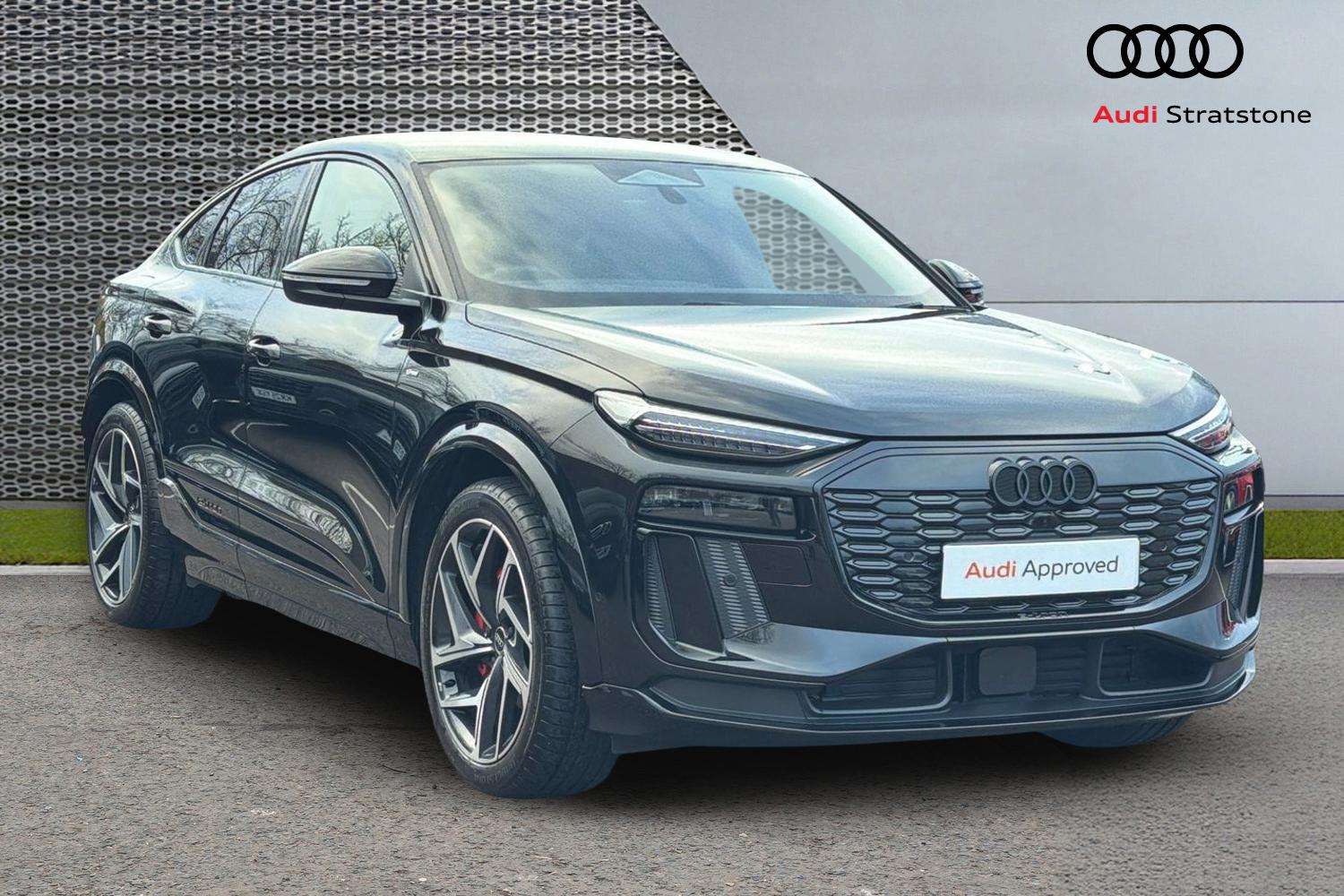 Main listing image - Audi Q6 e-tron