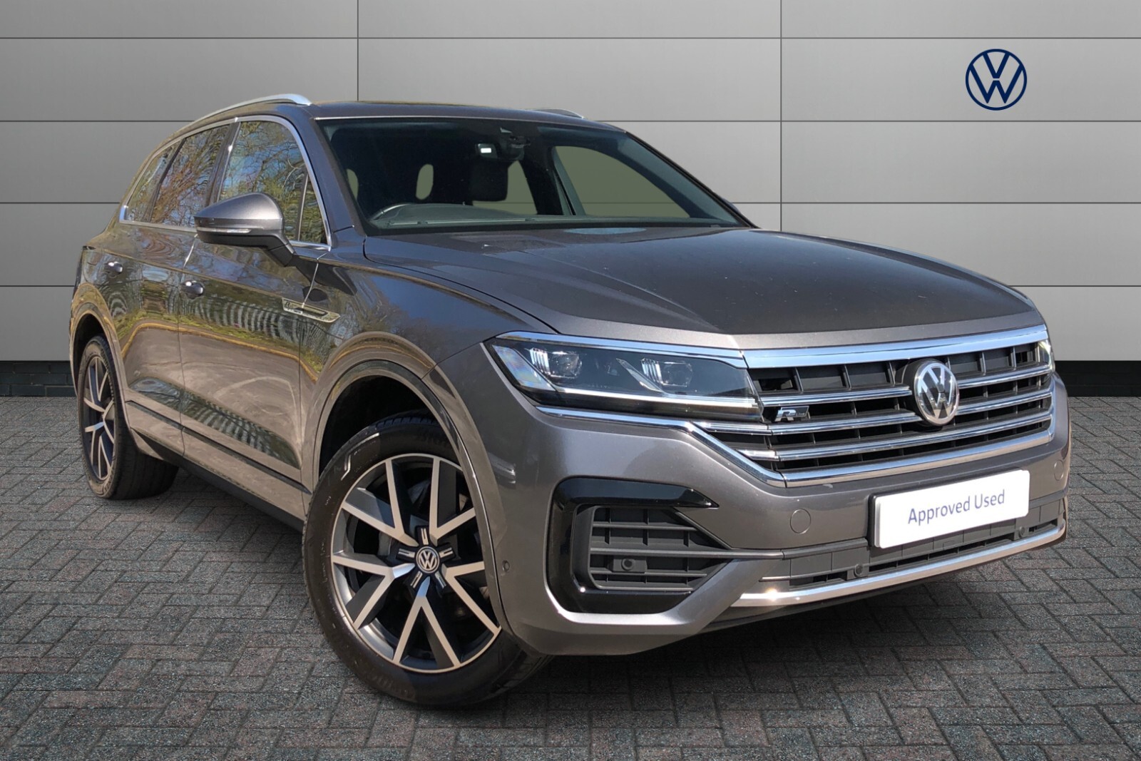 Main listing image - Volkswagen Touareg