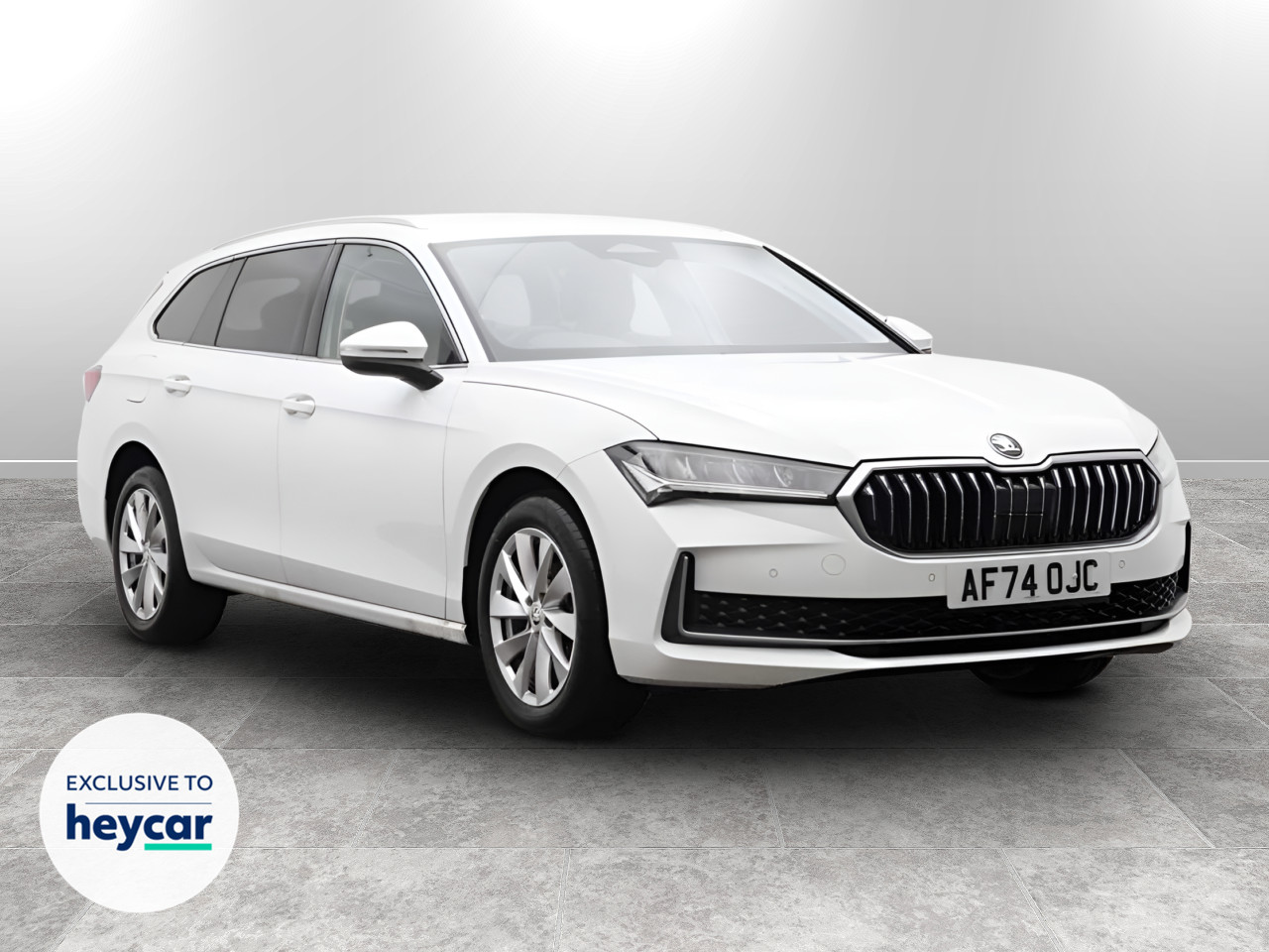 Main listing image - Skoda Superb Estate