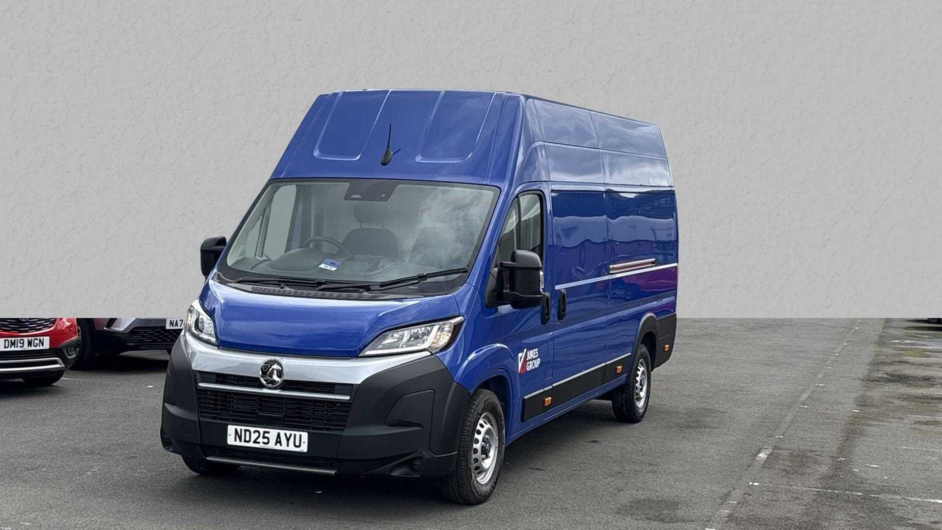 Main listing image - Vauxhall Movano