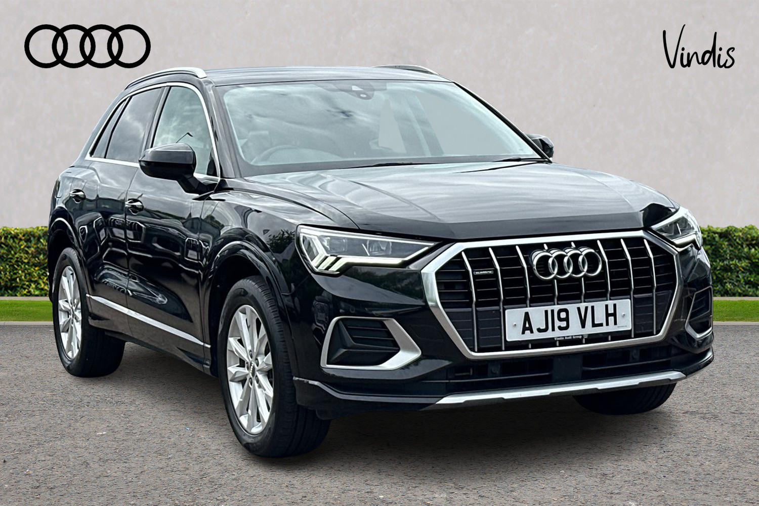 Main listing image - Audi Q3