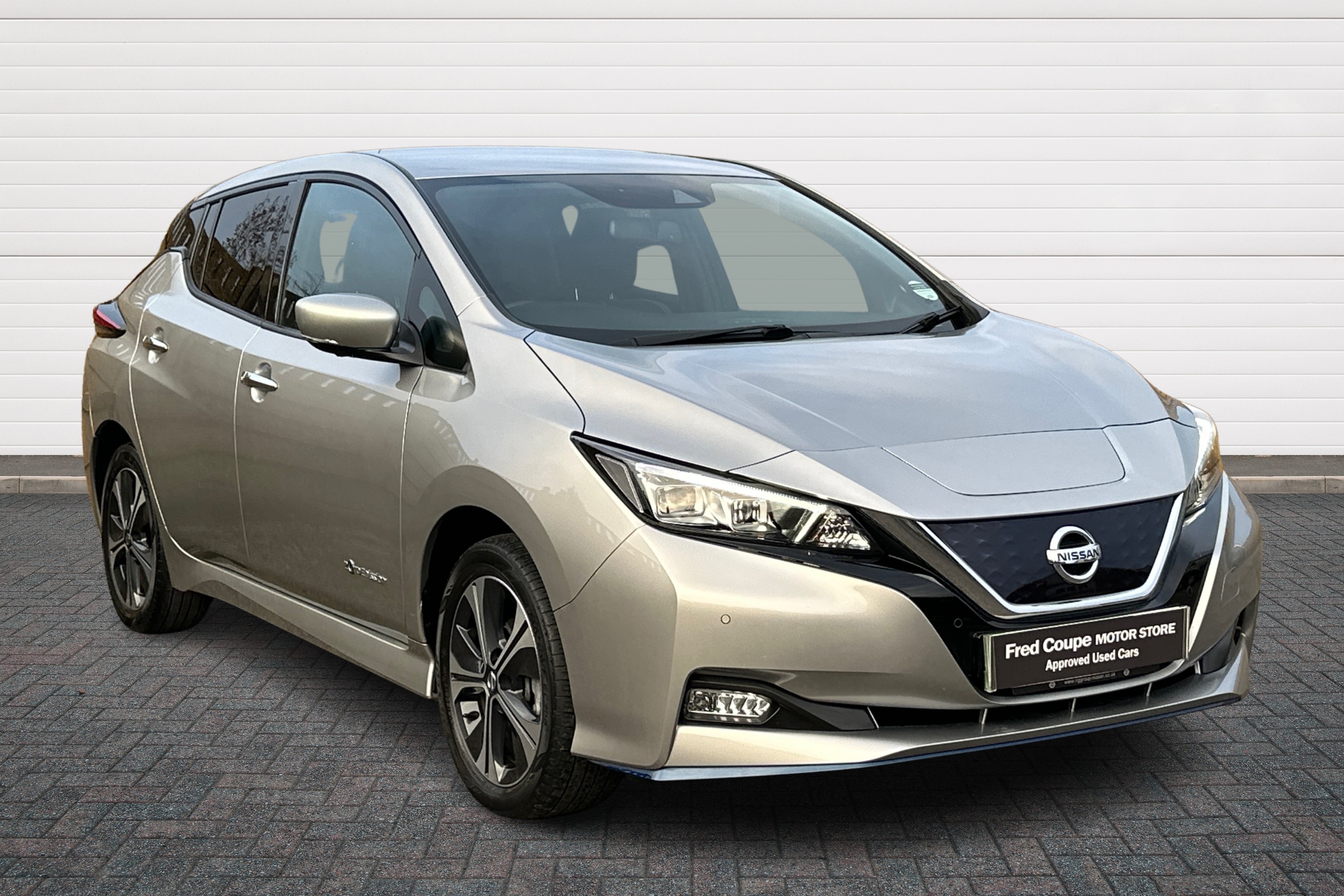 Main listing image - Nissan Leaf