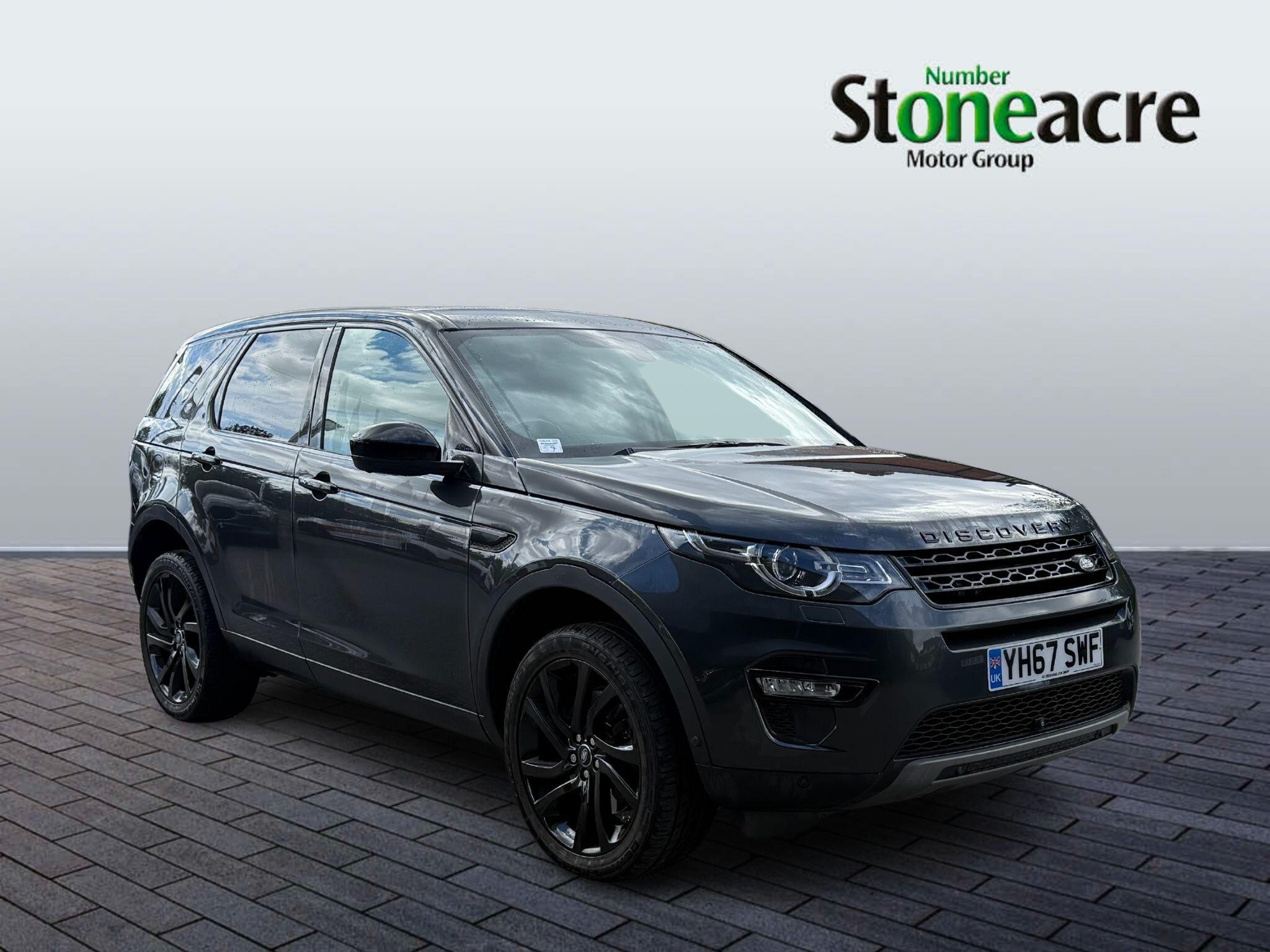 Main listing image - Land Rover Discovery Sport