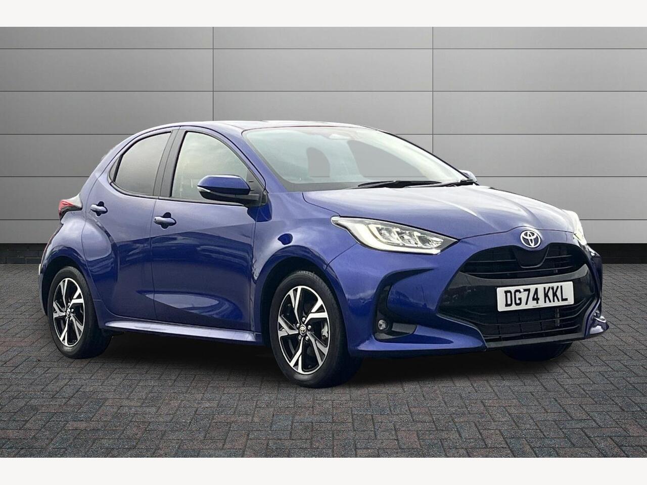 Main listing image - Toyota Yaris