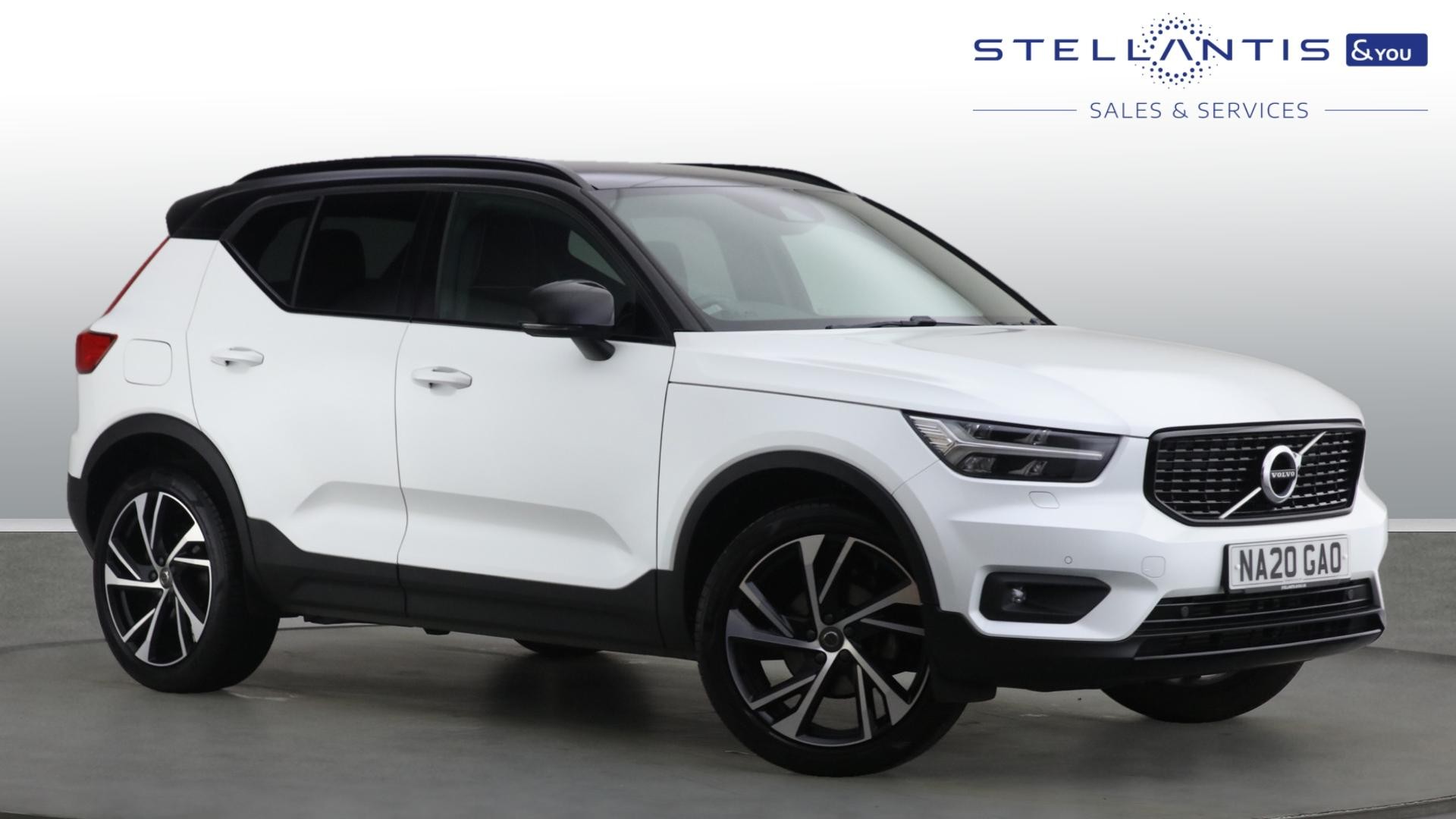 Main listing image - Volvo XC40