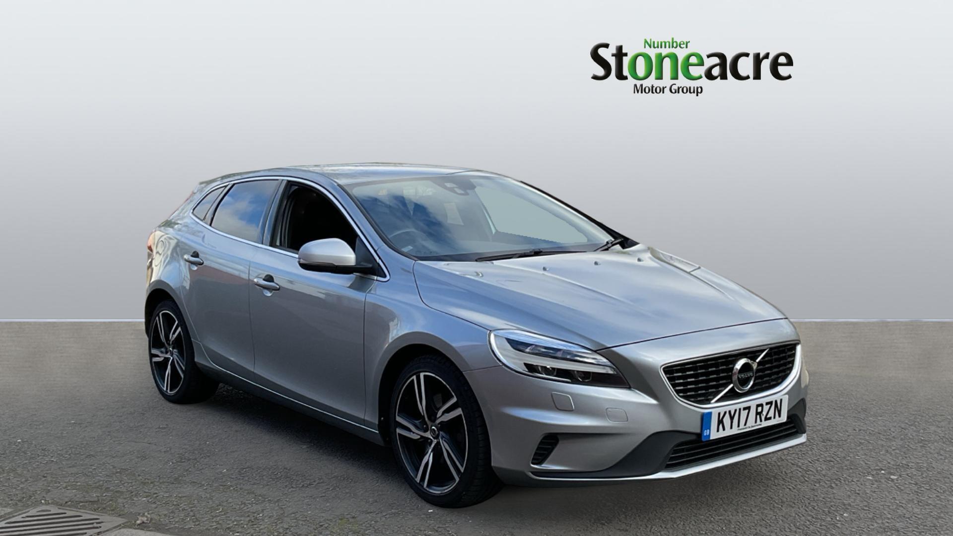 Main listing image - Volvo V40