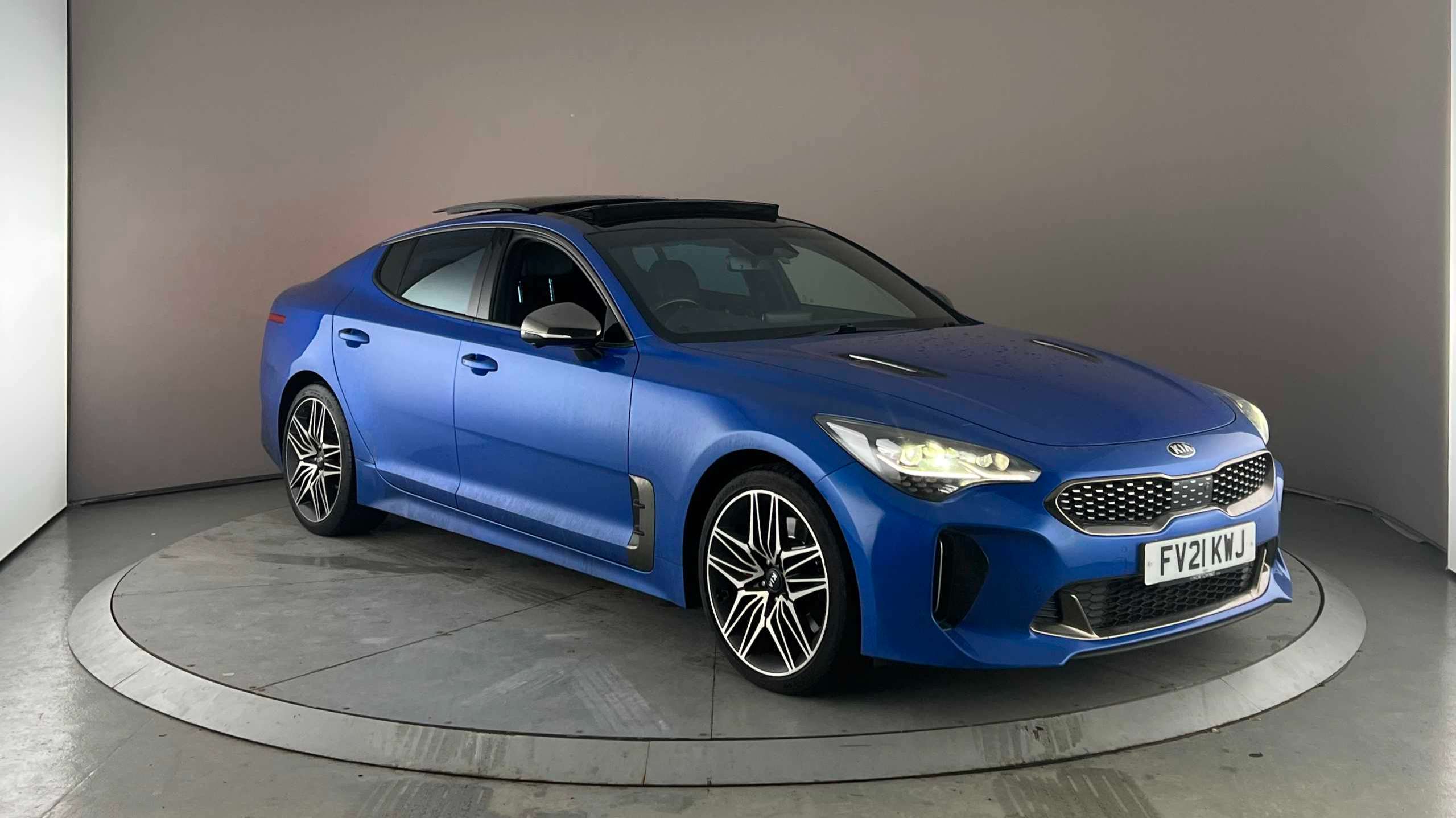 Main listing image - Kia Stinger