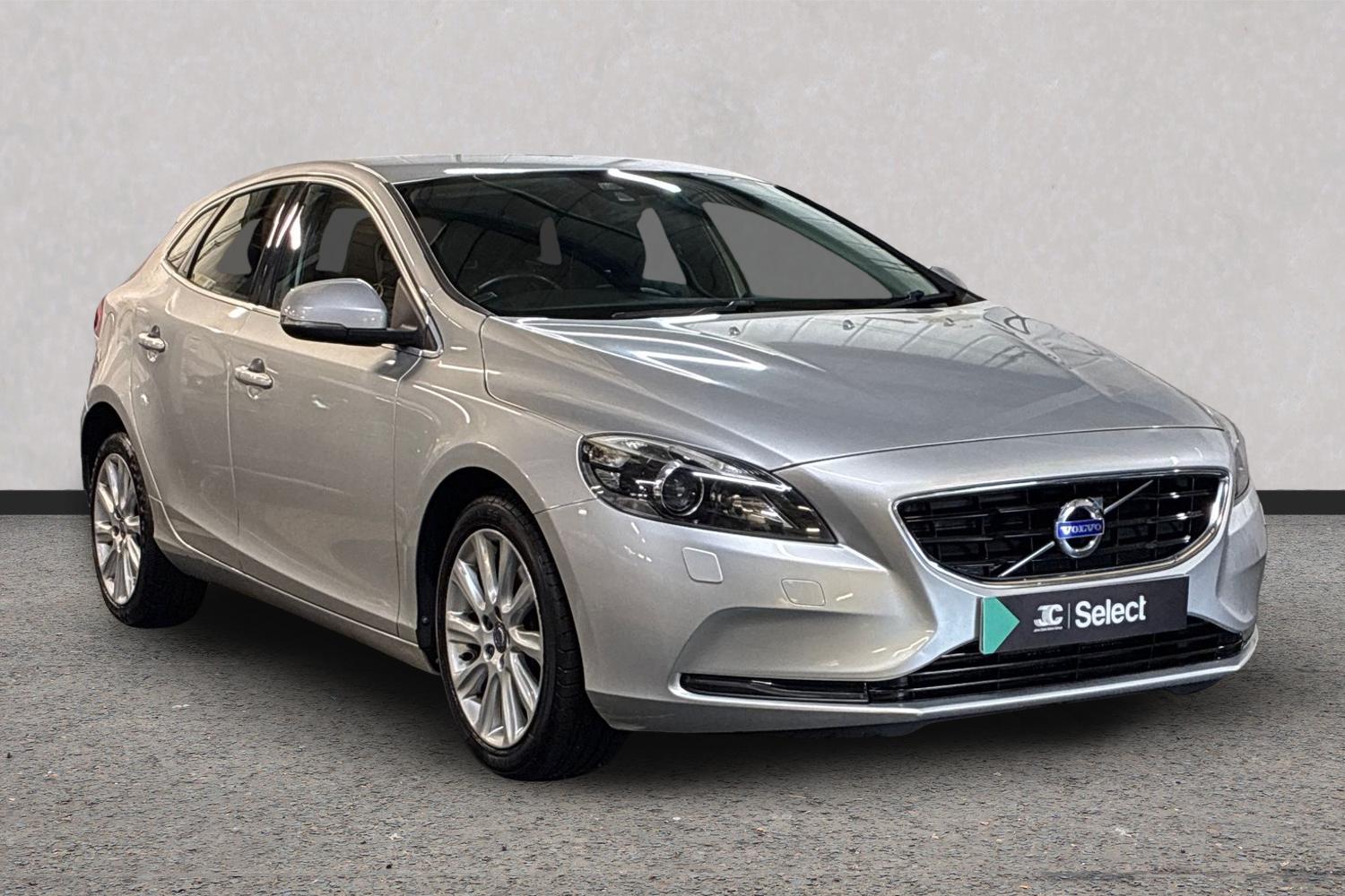 Main listing image - Volvo V40
