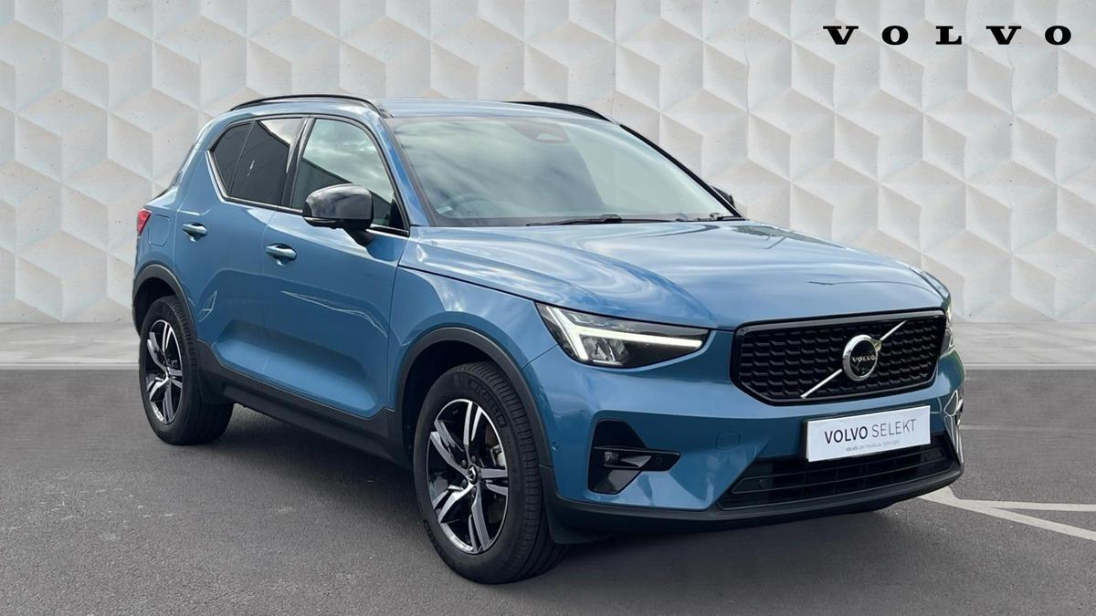 Main listing image - Volvo XC40