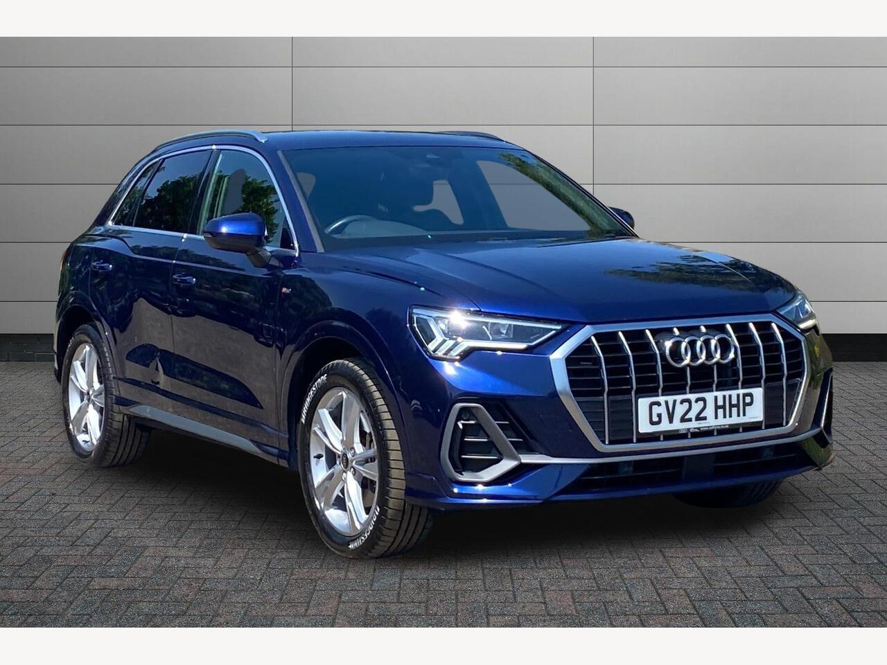 Main listing image - Audi Q3