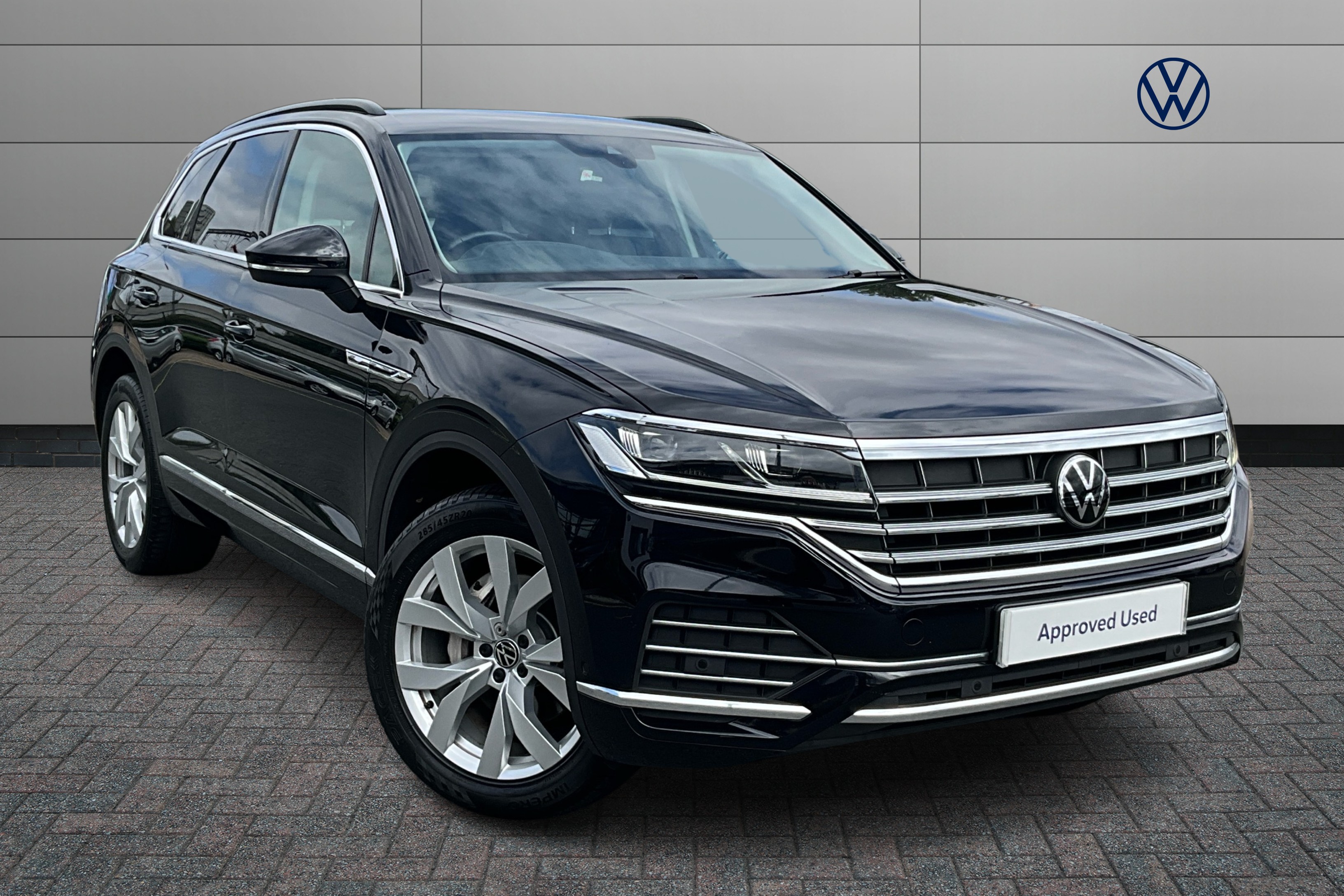 Main listing image - Volkswagen Touareg