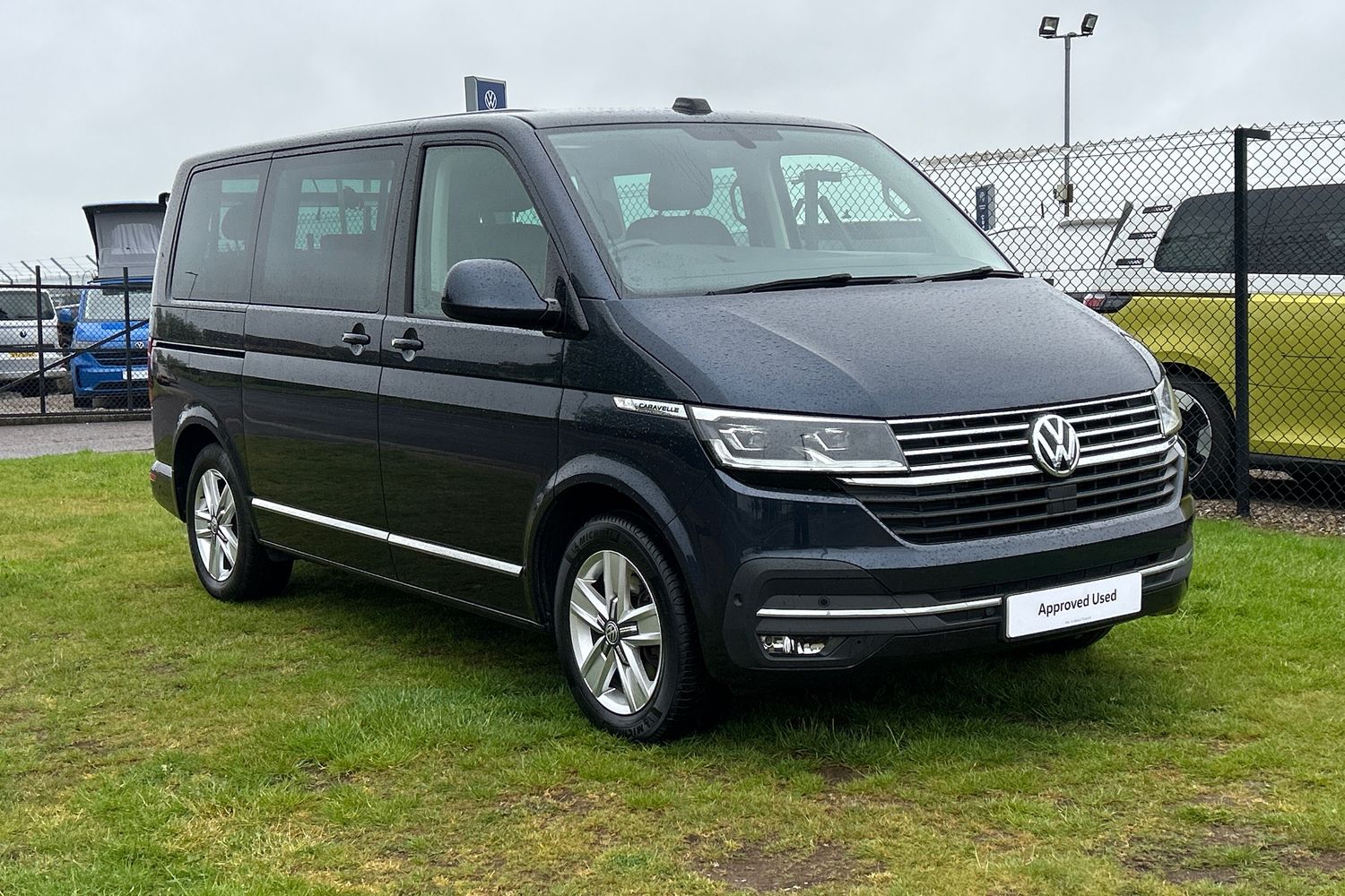 Main listing image - Volkswagen Caravelle