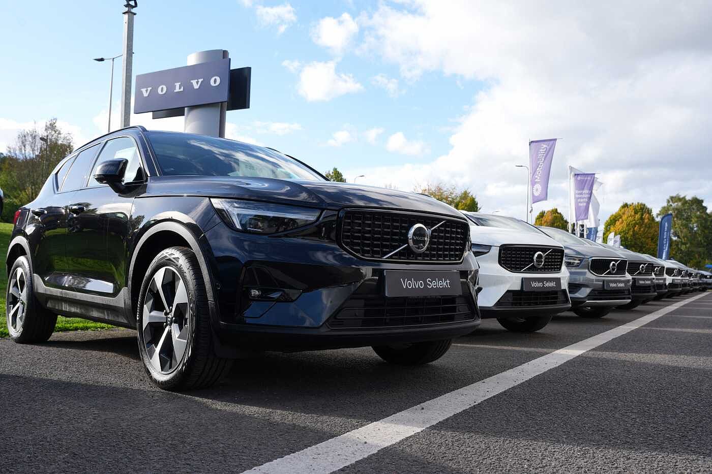 Main listing image - Volvo XC60