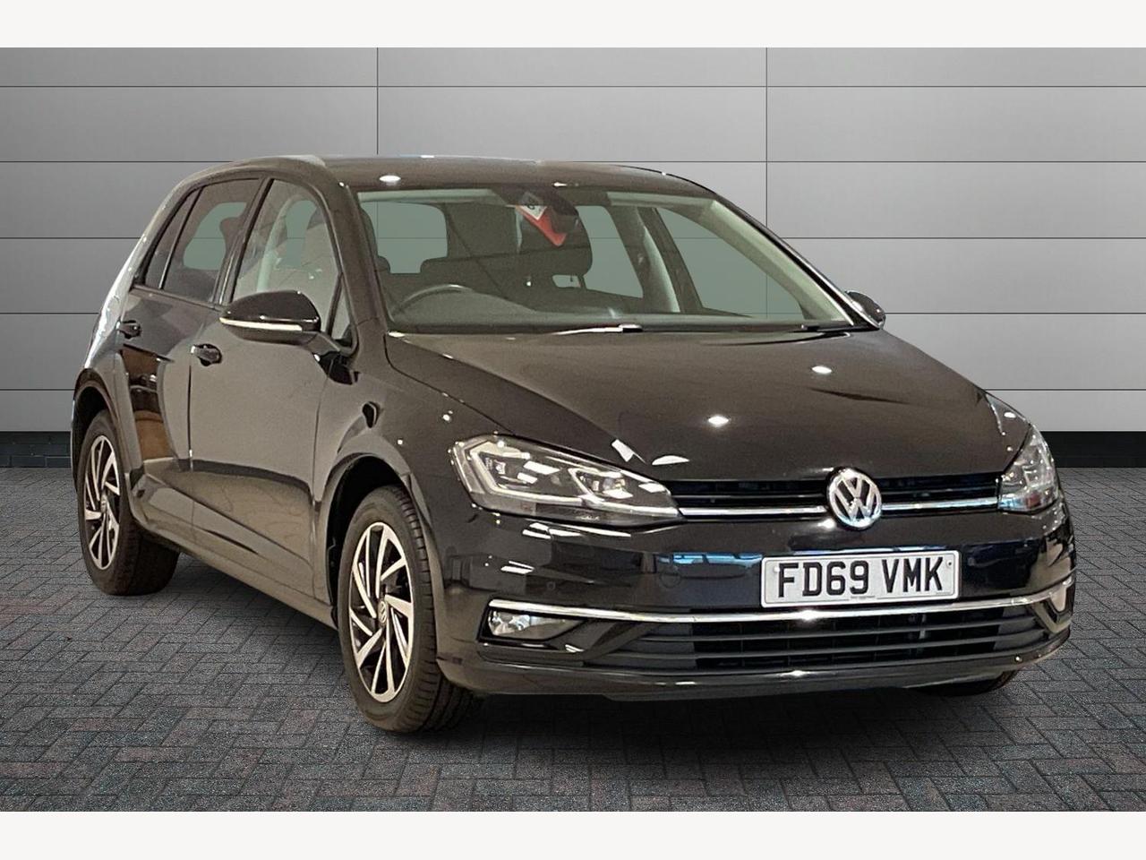 Main listing image - Volkswagen Golf