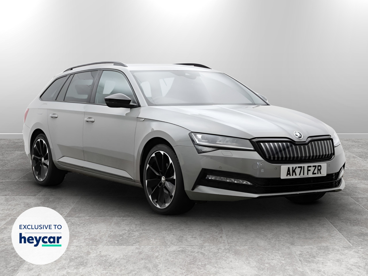 Main listing image - Skoda Superb Estate