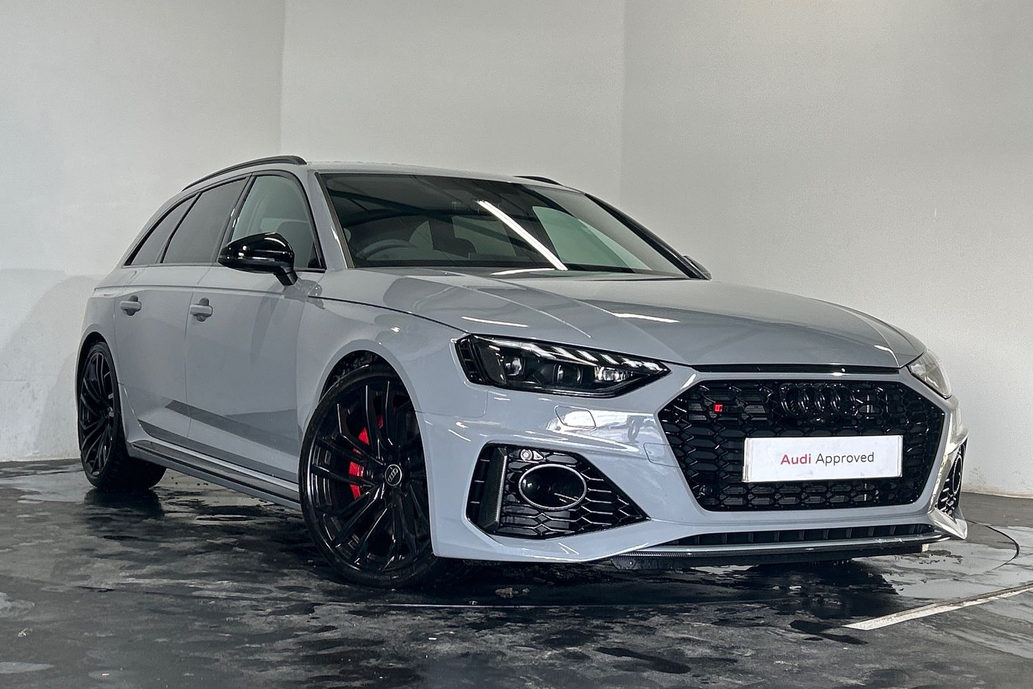 Main listing image - Audi RS4