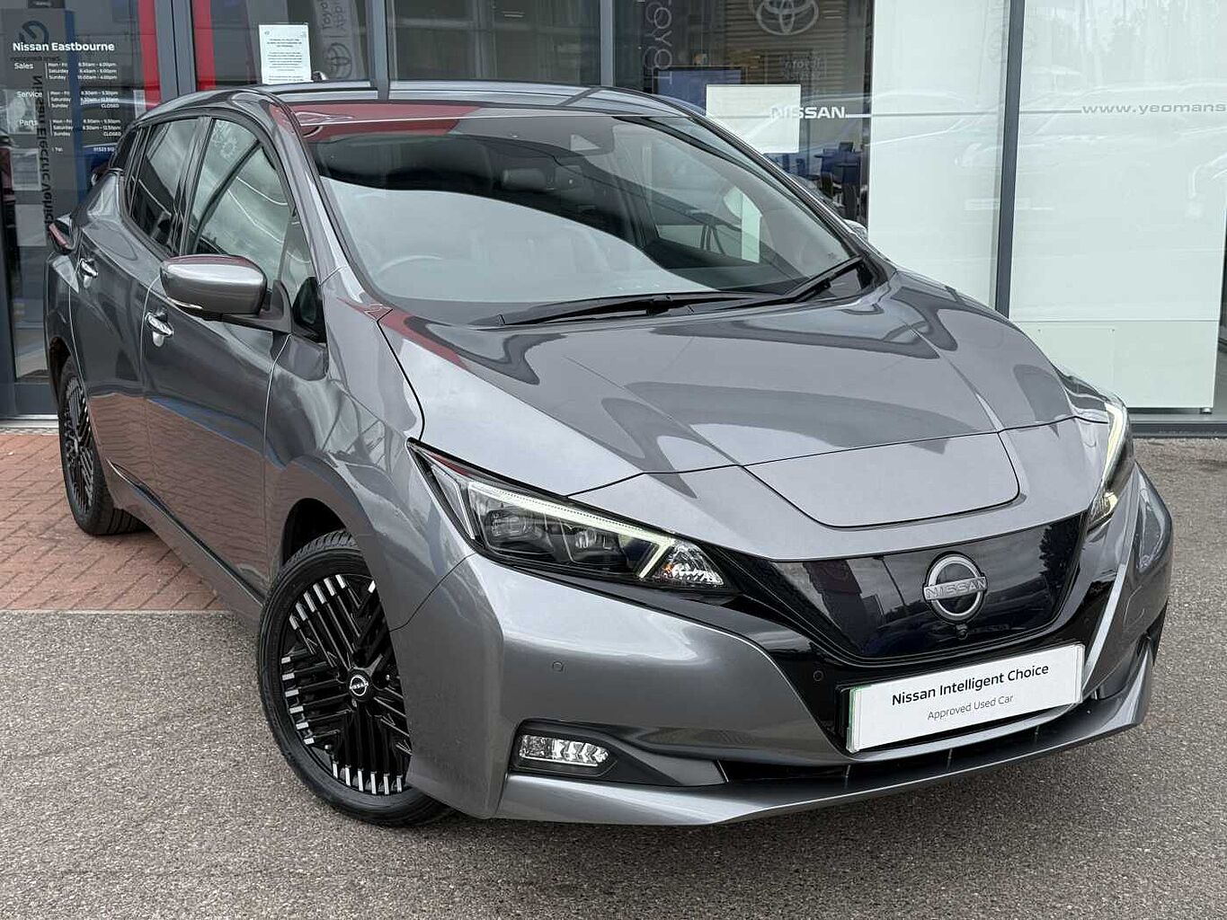 Main listing image - Nissan Leaf