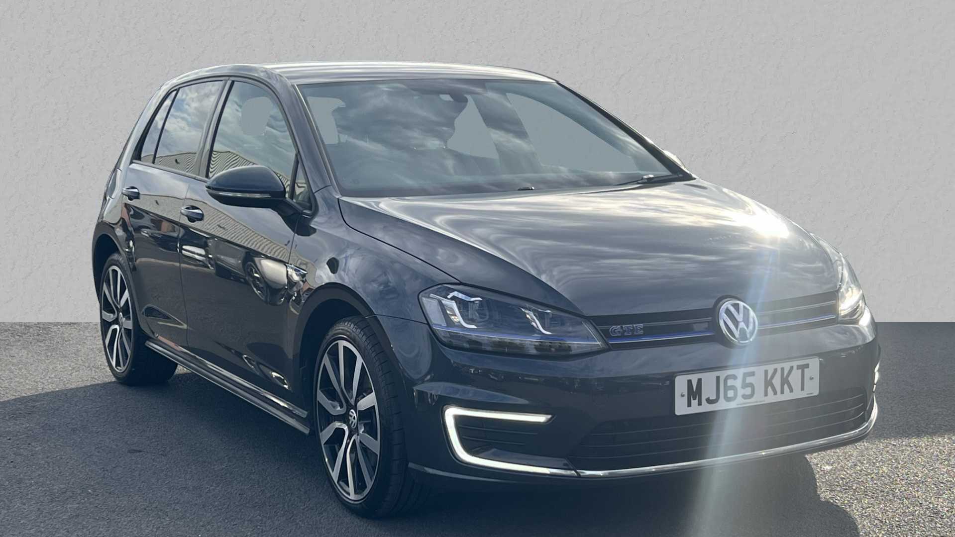 Main listing image - Volkswagen Golf GTE